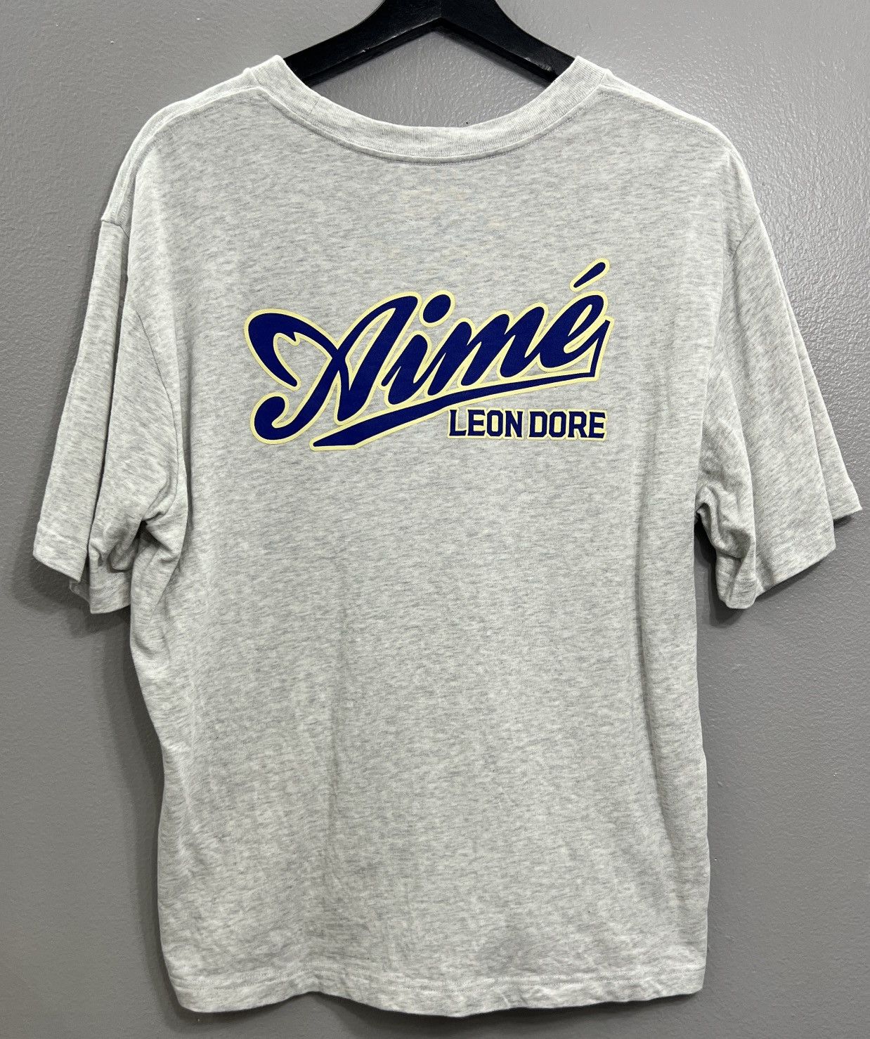 トップス Aime Leon Dore Cycling Logo Tee Leon Dore Cycling Tee – Aimé Leon Dore