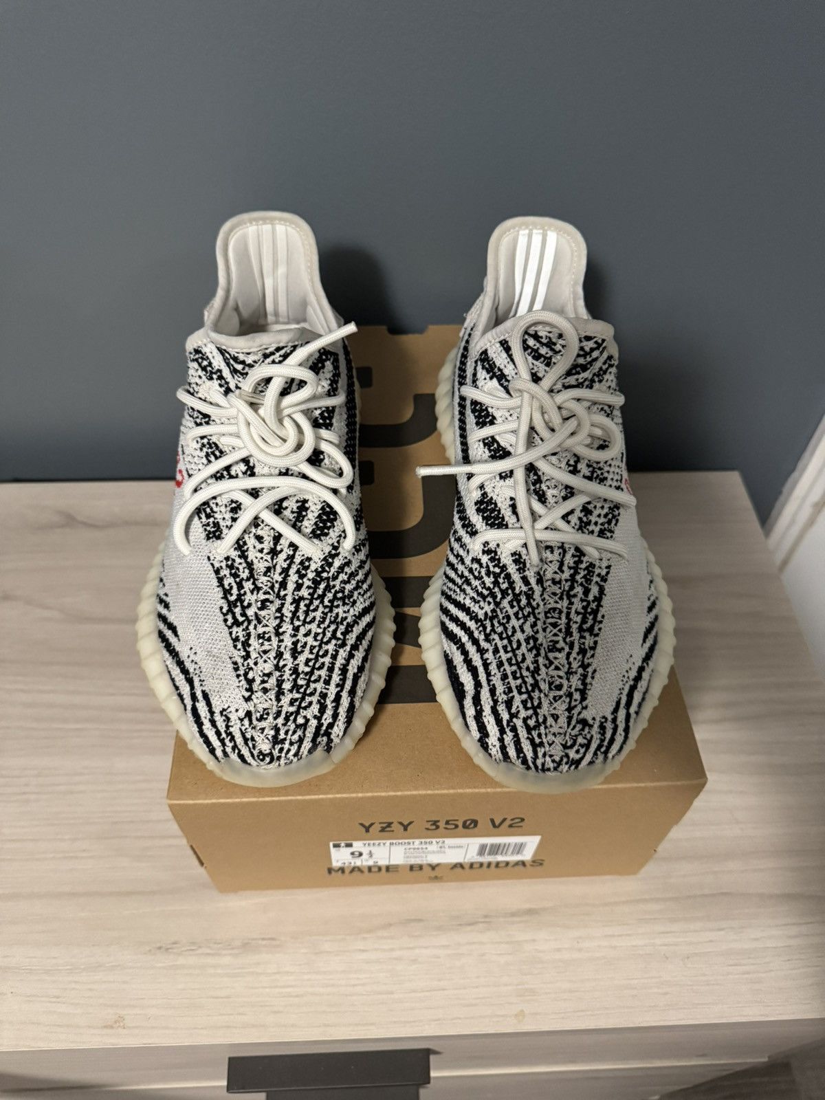 Yeezy Adidas Yeezy Boost 350 V2 Zebra Size US 9.5 / EU 42-43 - 6 Thumbnail