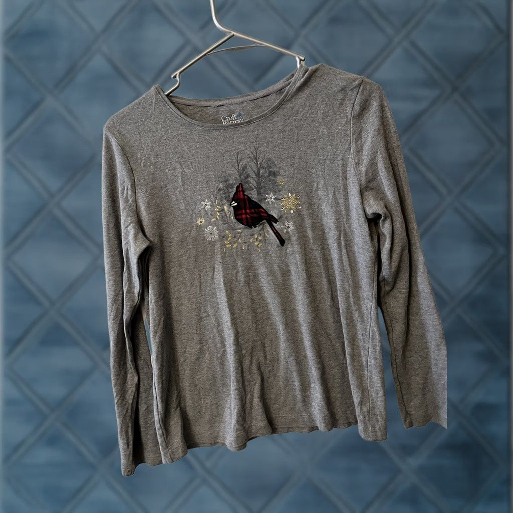 Croft & Barrow Croft & Barrow Shirt Womens Size Small Gray Cardinal Snow Flakes Long Sleeve Regular Fit Round Neck Pullover Casual Fall Spring Summer Womens Size S / US 4 / IT 40 - 1 Thumbnail