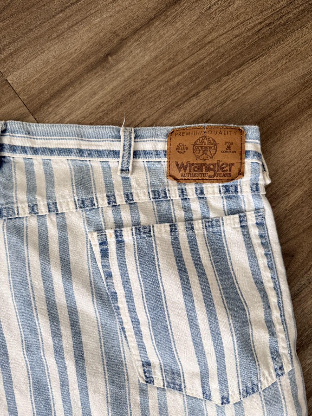 Wrangler Vintage 90s Wrangler Striped Denim Shorts 42 Pinstripe Blue Size US 42 / EU 58 - 6 Thumbnail