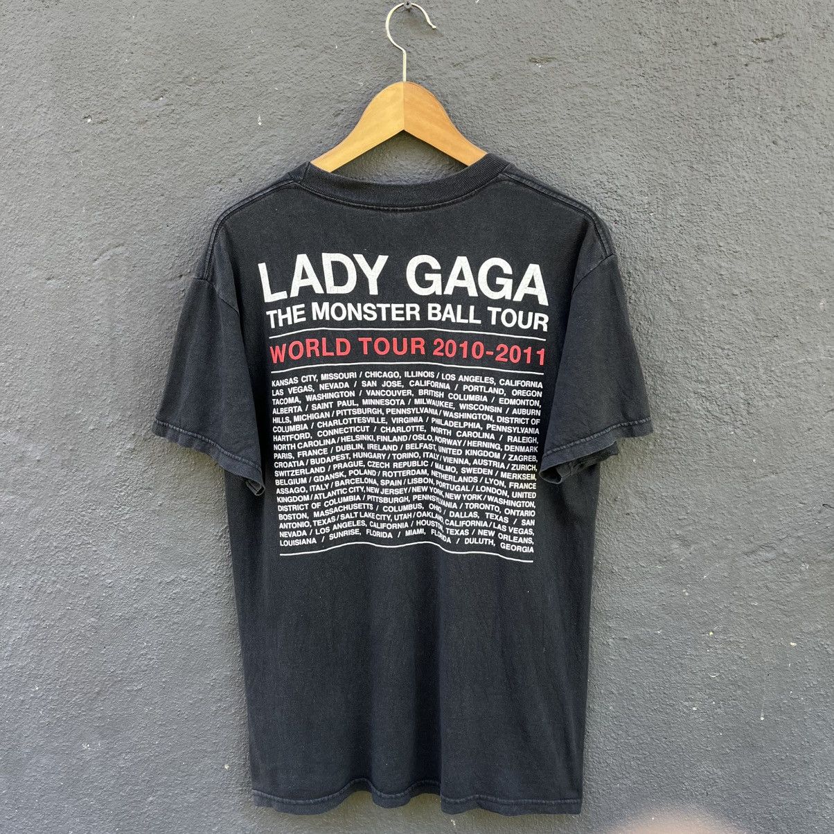 Band Tees Thrashed Faded Y2k Lady Gaga Tour Tee Size US M / EU 48-50 / 2 - 3 Thumbnail