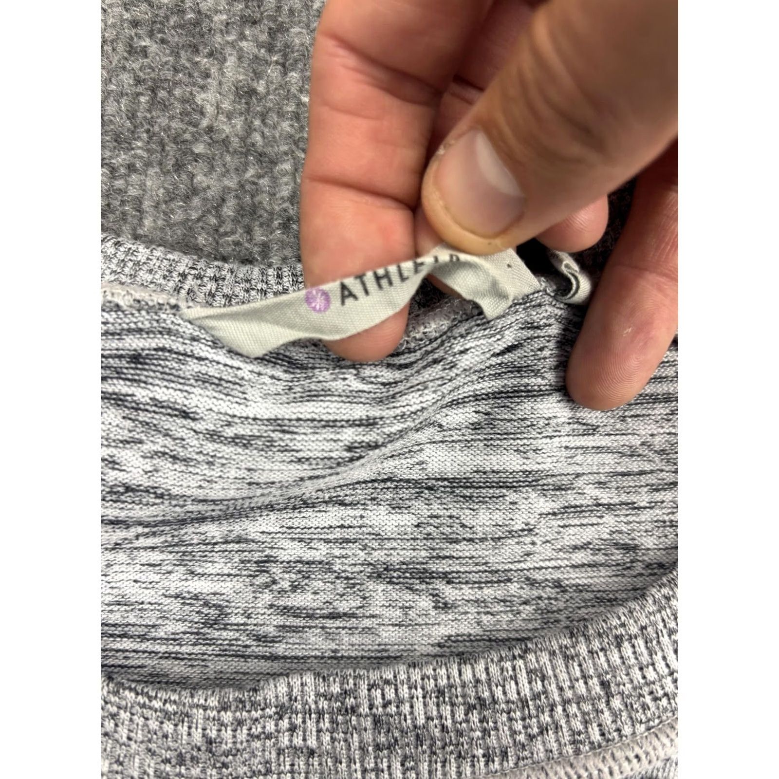 Athleta Athleta Sweatshirt Womens M Gray Heather Zip Pockets Pullover Long Sleeve Crew Neck Size M / US 6-8 / IT 42-44 - 2 Thumbnail