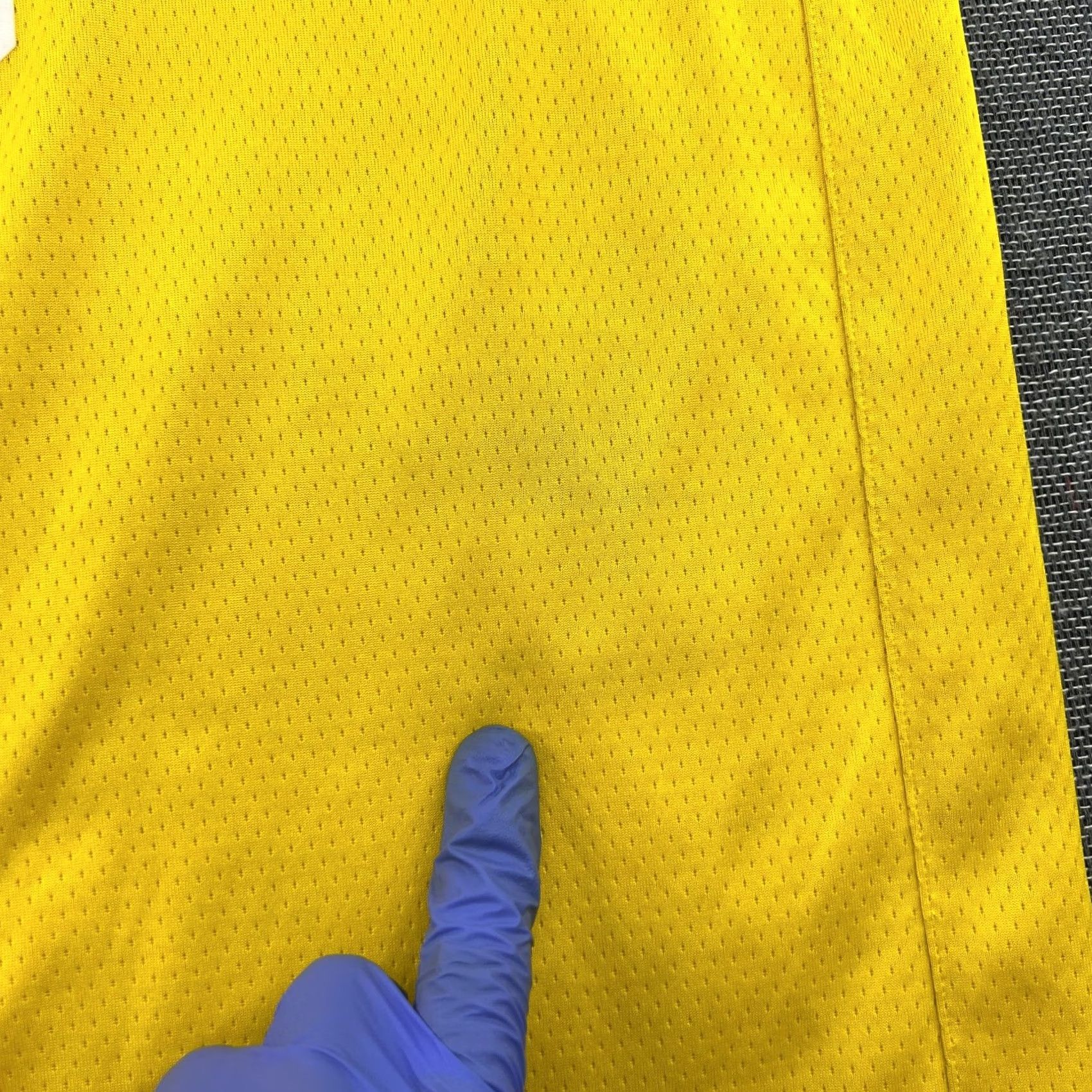 Nike Nike LA Lakers Lebron James 2023 Basketball Jersey Mens Large Icon Edition Swingman Yellow Size US L / EU 52-54 / 3 - 4 Thumbnail