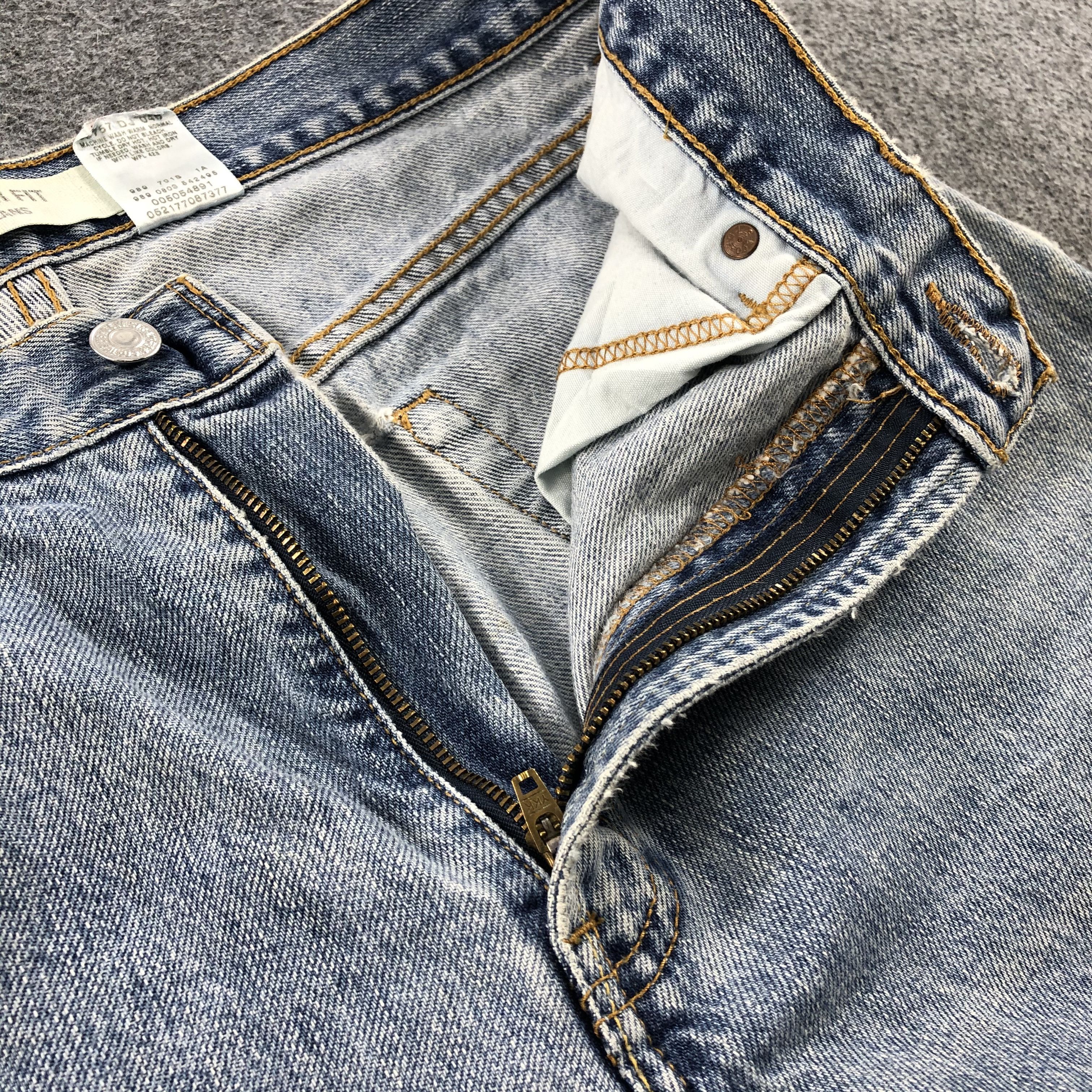 Levi's × Vintage Vintage Light Wash Levis 505 Jeans-JM1763 Size US 32 / EU 48 - 8 Thumbnail