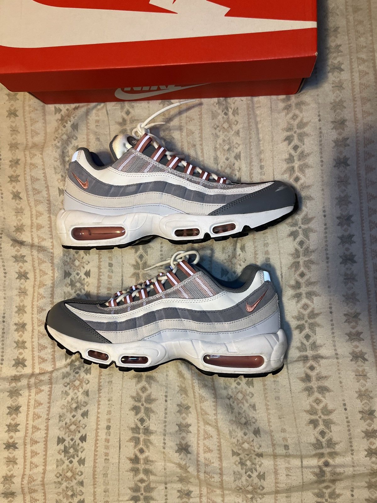 Nike Nike Air Max 95 Vast Grey/Res Stardust Size US 9.5 / EU 42-43 - 1 Thumbnail