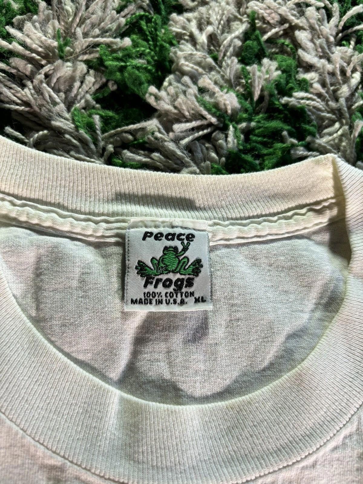 Vintage Vintage 1995 Peace Frogs Tee Size US XL / EU 56 / 4 - 6 Thumbnail