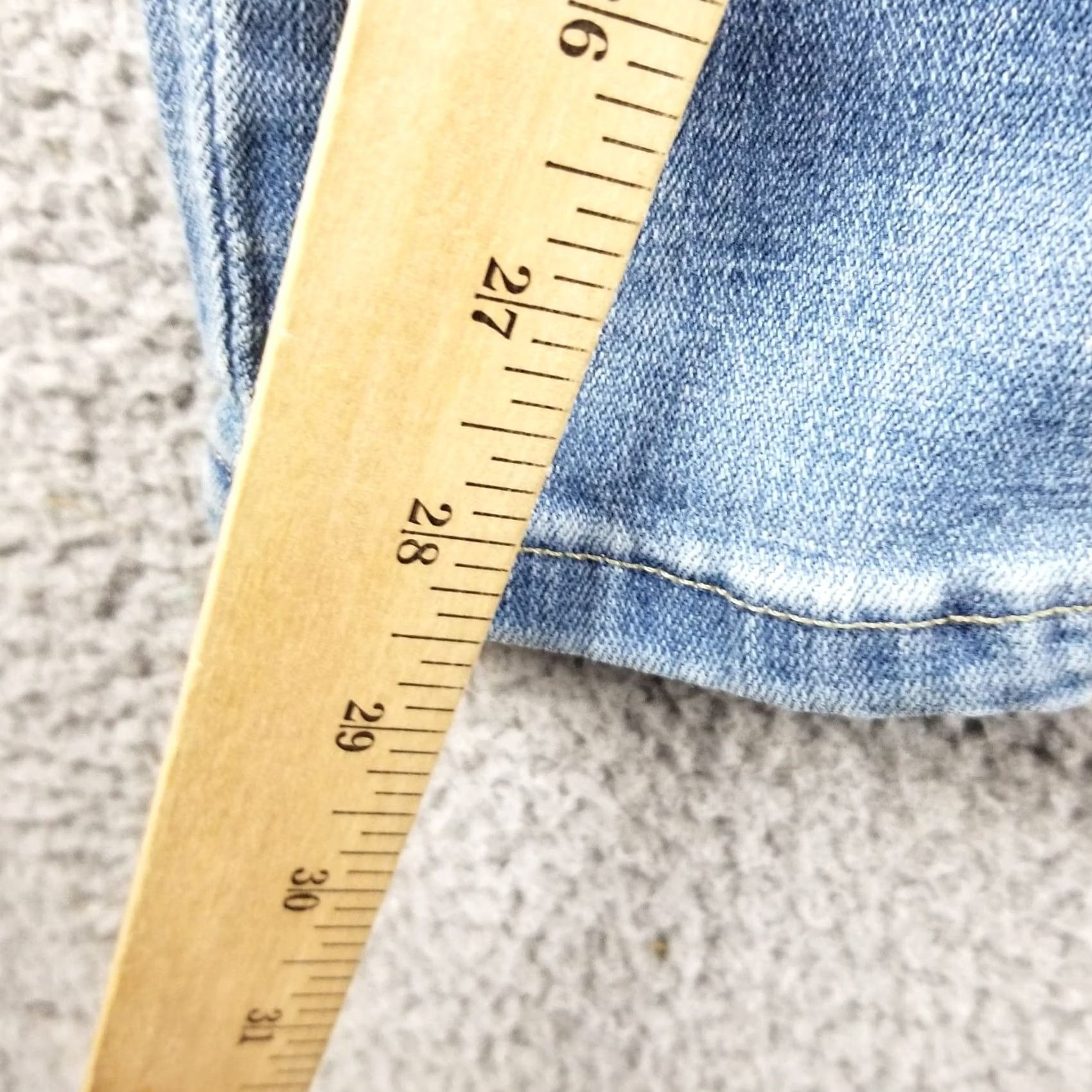 Levi's Levi's 535 Jeans Women Skinny Low Rise Light Wash Denim Stretch 25 NY 24x29 Denim Size 42" / US 20 - 7 Thumbnail