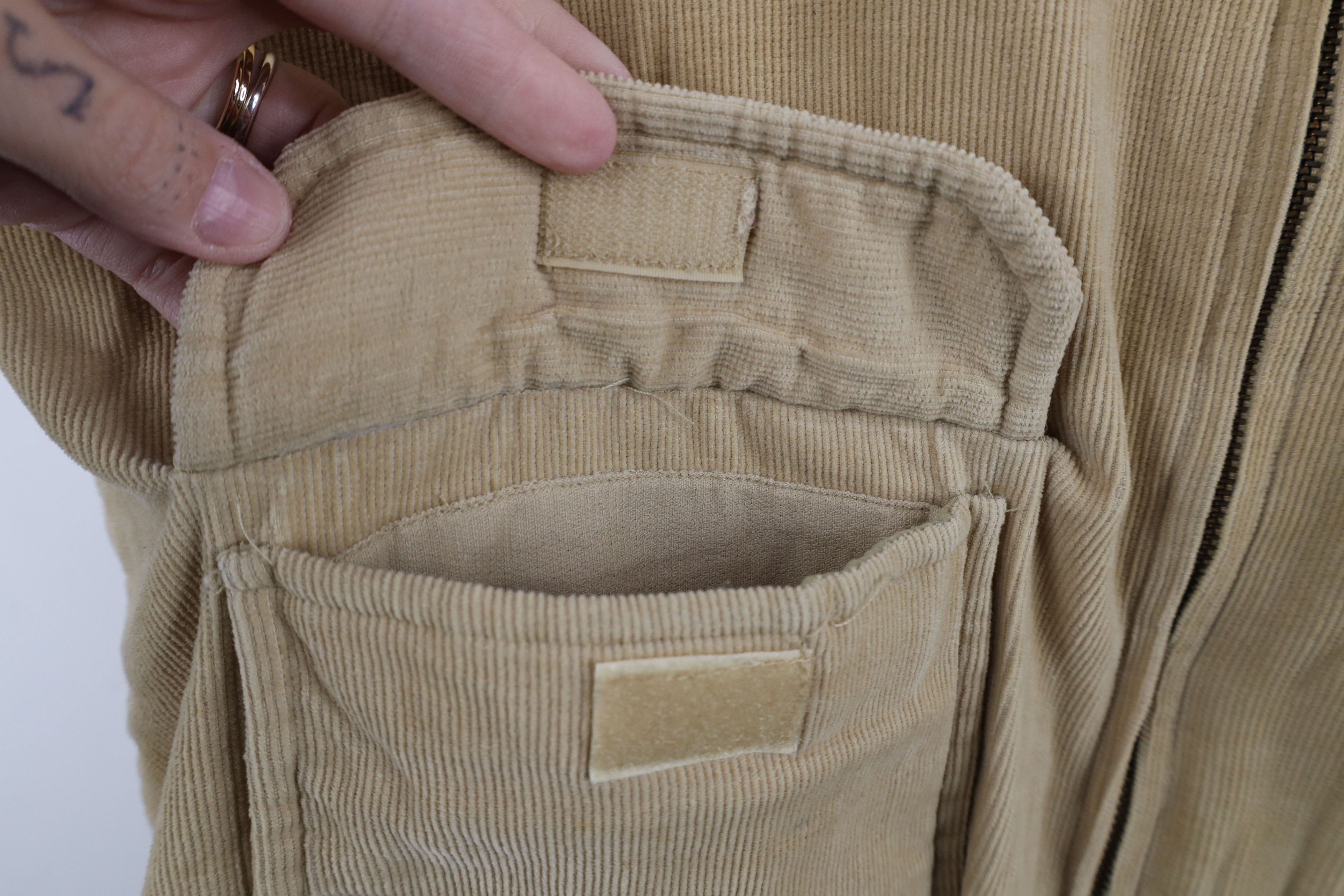 Vintage Vintage 70s Streetwear Corduroy Zip Vest Jacket Beige Size US L / EU 52-54 / 3 - 8 Thumbnail