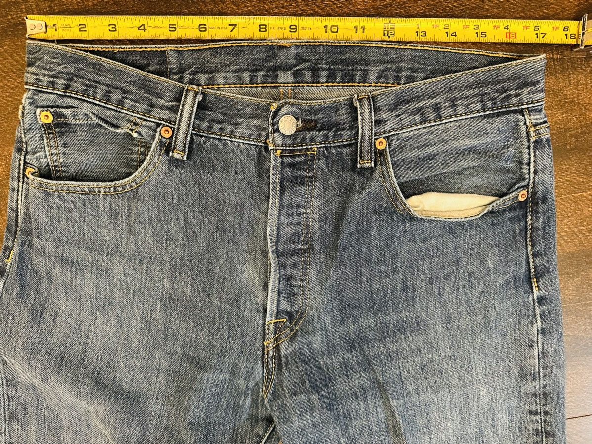 Levi's Levis 501 Jeans Mens 34x33.5 Straight Leg Button Fly Denim Size US 34 / EU 50 - 2 Thumbnail