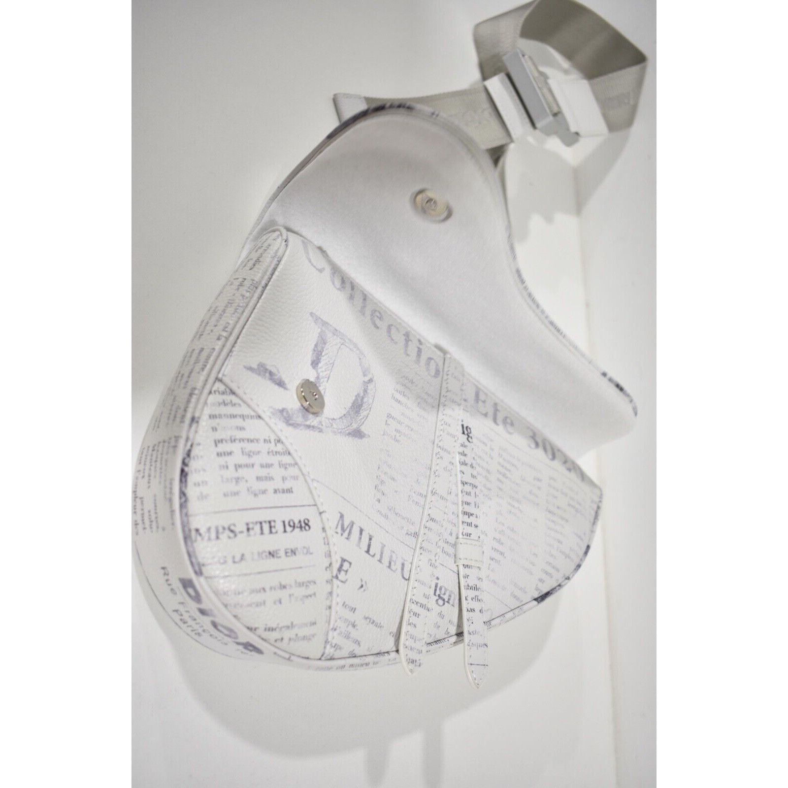Dior Dior x Daniel Arsham Newspaper Saddle Crossbody Fanny Bag Size ONE SIZE - 10 Thumbnail