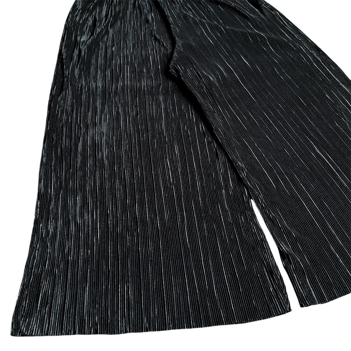 Issey Miyake × Japanese Brand × Vintage Rare Japanese Brand Issey Style Iorysafarm Pleats Wide Pants Size US 32 / EU 48 - 2 Thumbnail