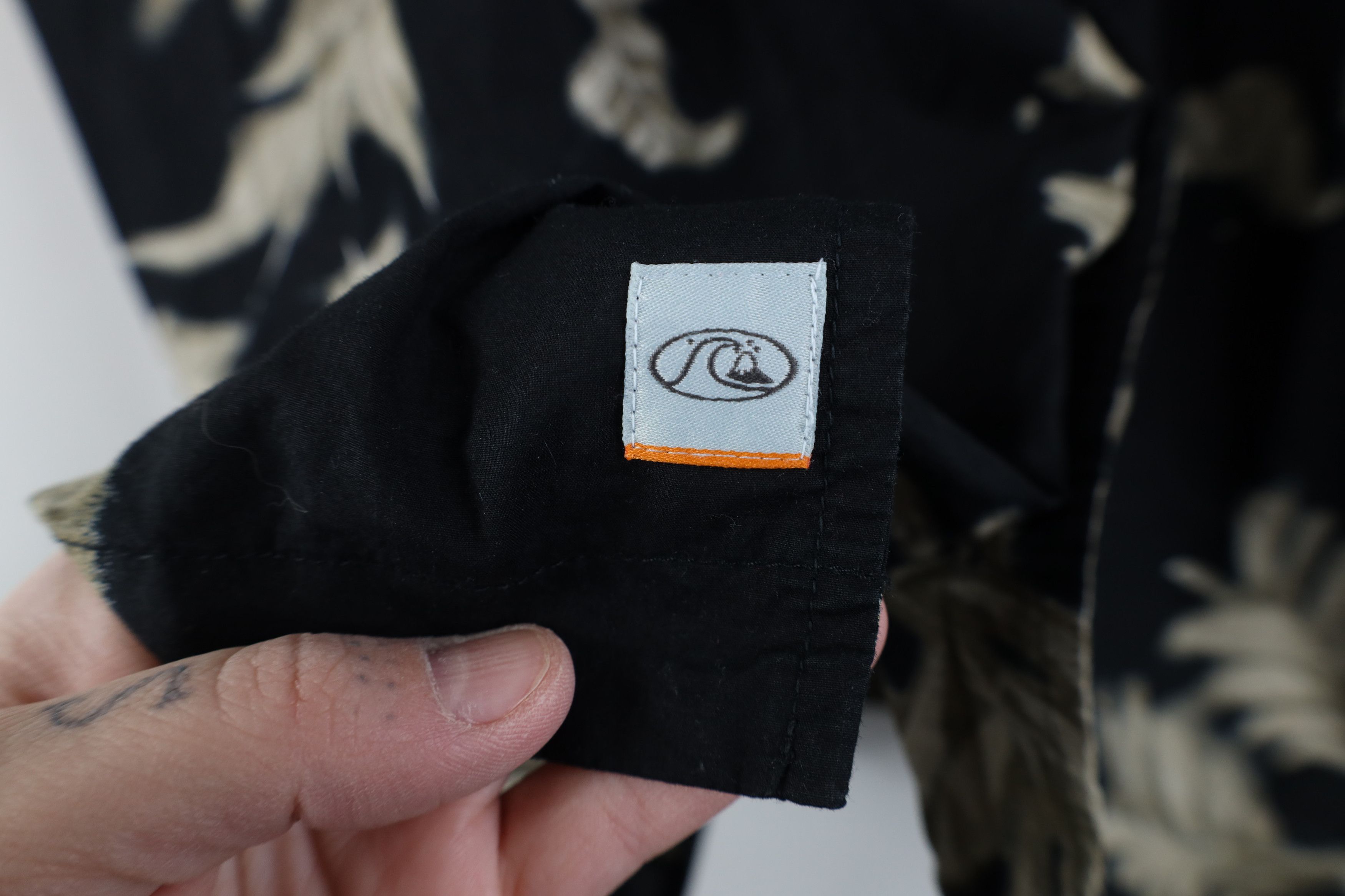 Quiksilver Vintage 90s Y2K Quiksilver Surfing Hawaiian Button Shirt Size US L / EU 52-54 / 3 - 10 Thumbnail