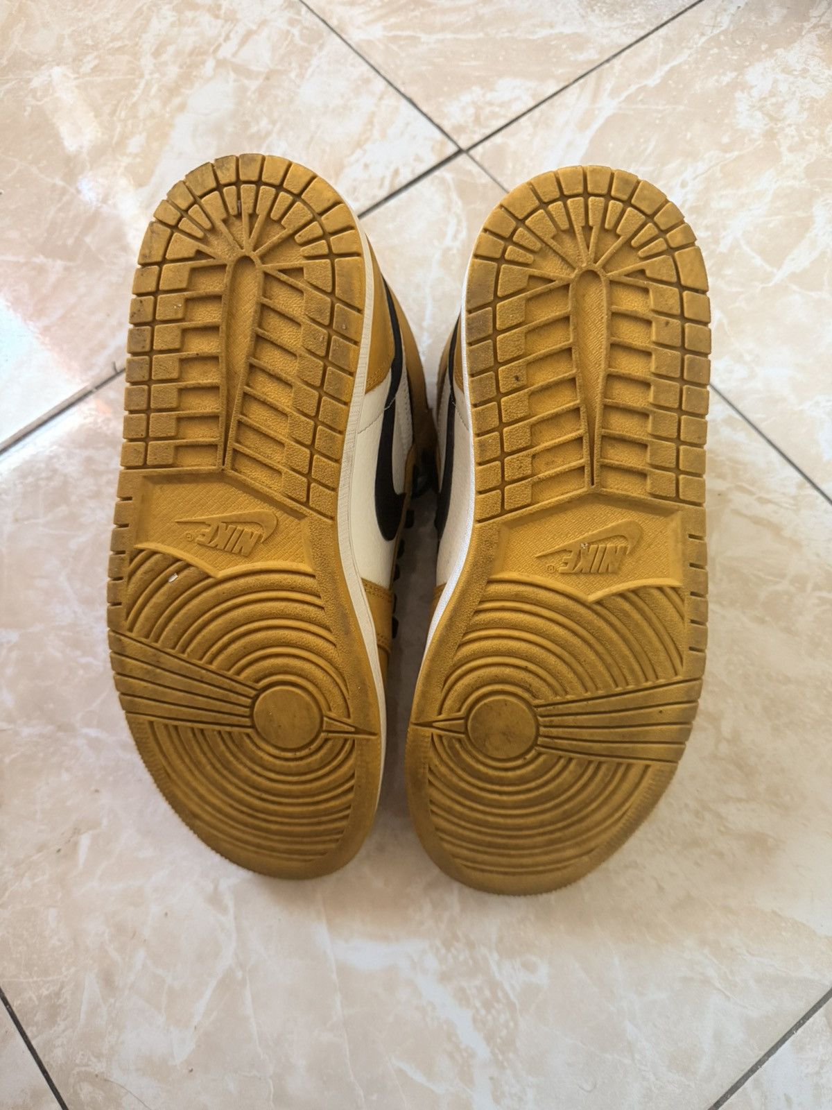 Jordan Brand Jordan 1 Retro High OG “Yellow Ochre” Size US 8.5 / EU 41-42 - 5 Thumbnail