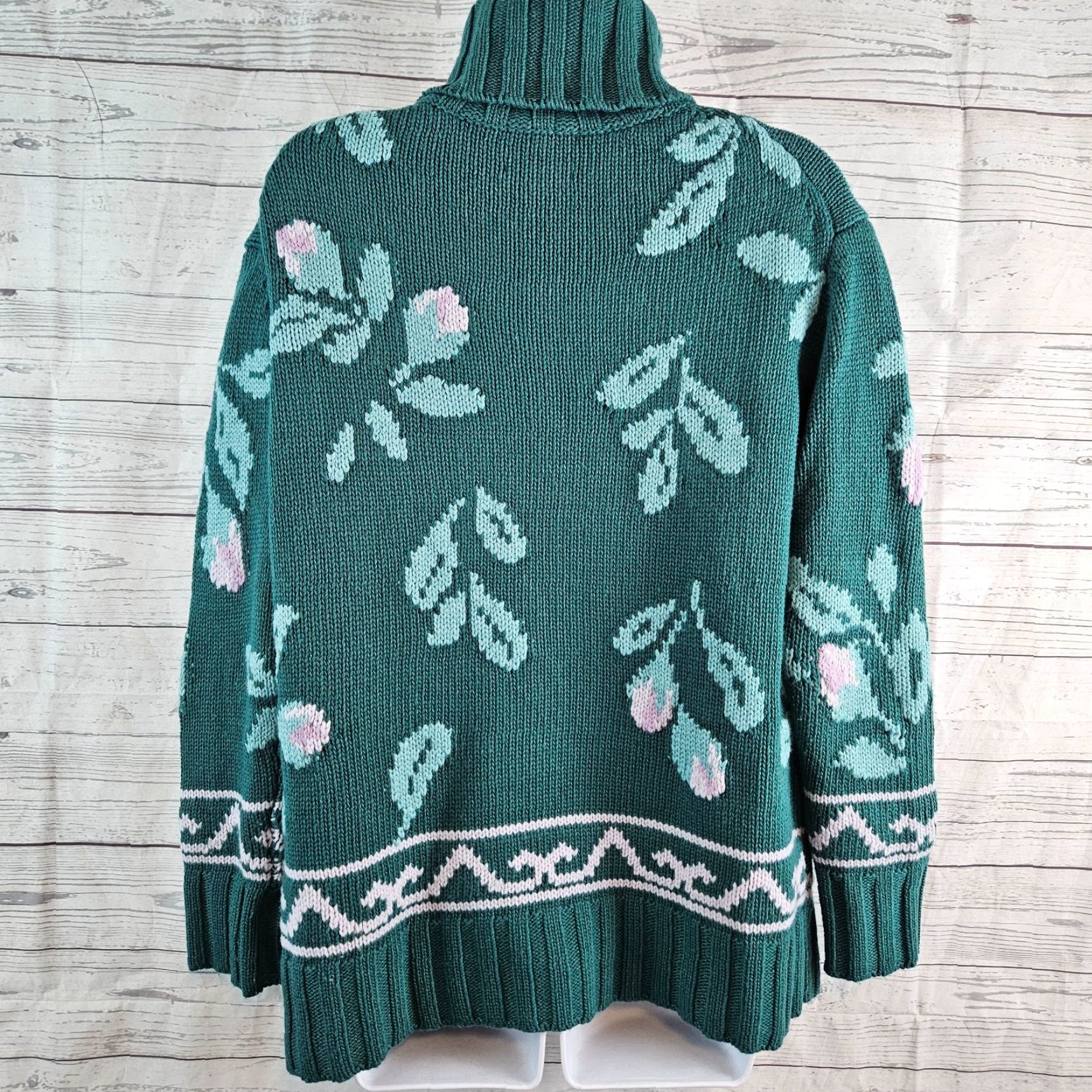 Vintage **Tuckernuck Women's Green Wool Blend Turtleneck Sweater Size XS** User: Tuckernuck Women's Green Wool Blend Turtleneck Sweater Size XS Size XS / US 0-2 / IT 36-38 - 3 Thumbnail