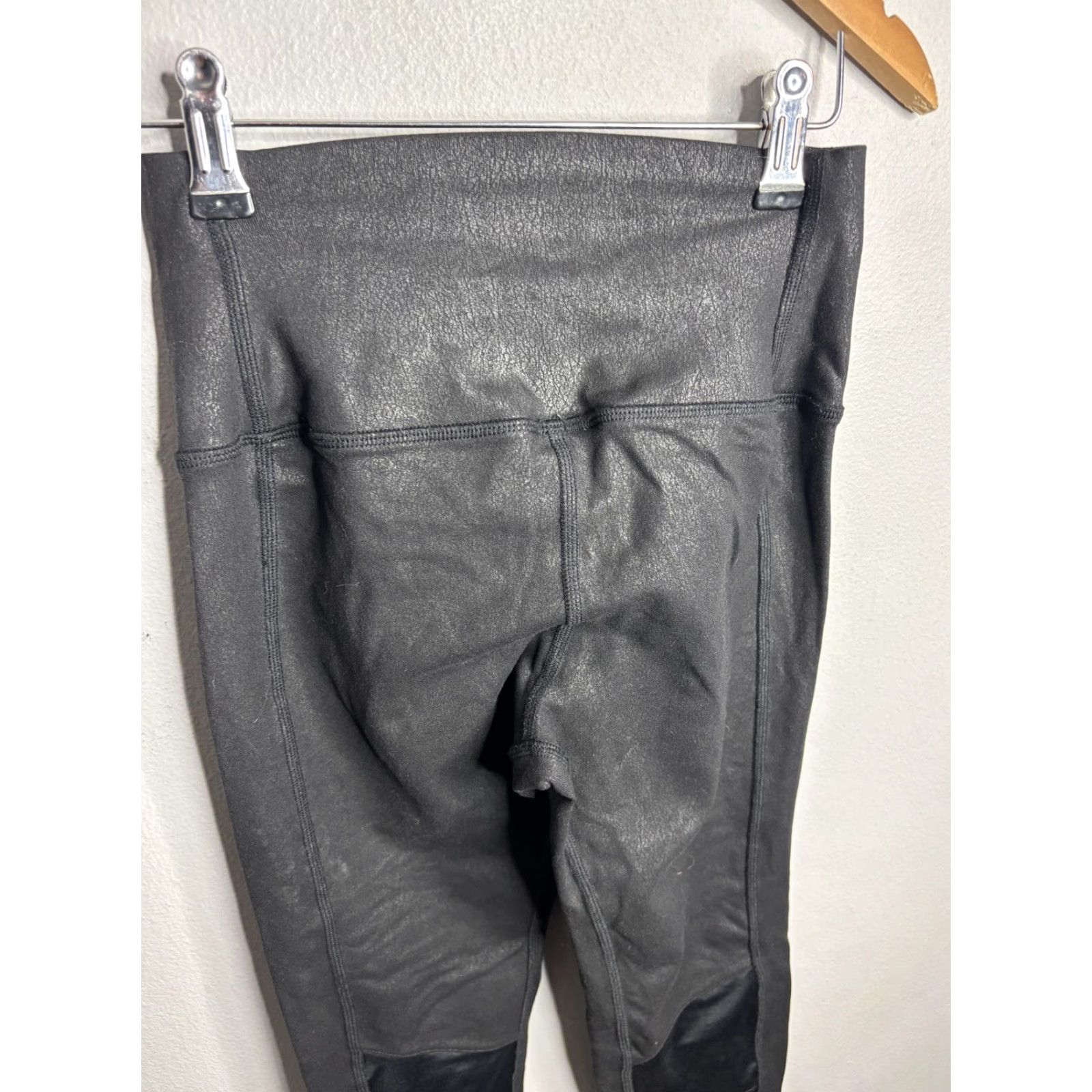 Alo Yoga Alo Yoga Leggings Womens XS Black High Waist Moto Faux Leather Athletic Size 26" / US 2 / IT 38 - 3 Thumbnail