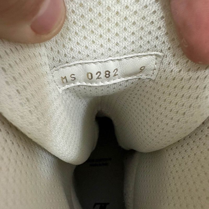 Louis Vuitton Louis Vuitton White Trainer Snow Boots for Men 0079 Size US 9.5 / EU 42-43 - 5 Thumbnail