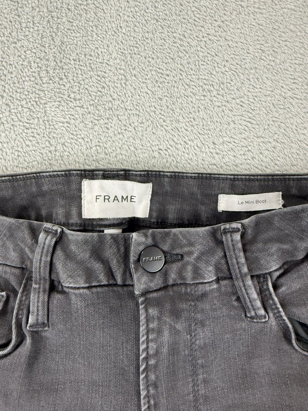 Frame Frame Women's Size 30 W X 32 L Le Mini Boot Zipper Fly Black Size 30" / US 8 / IT 44 - 7 Thumbnail