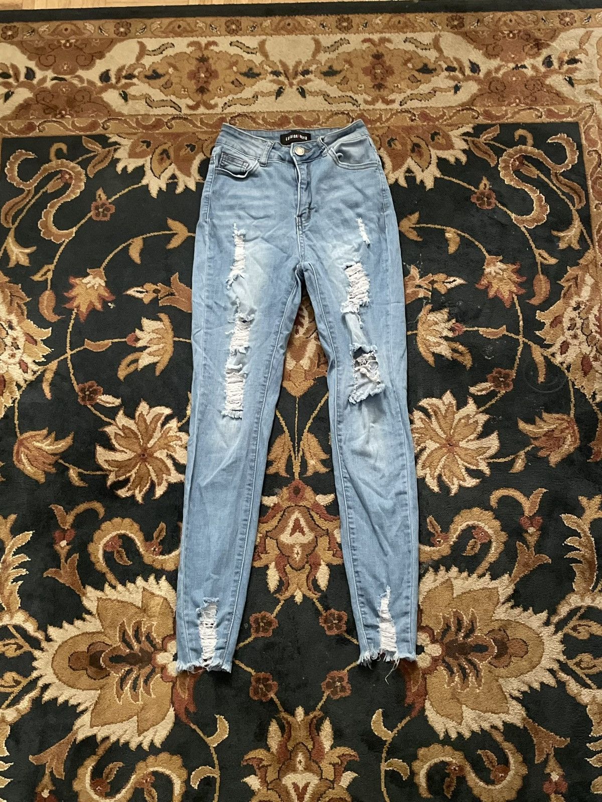 Fashion Nova VTG Fashion Nova Light Blue Distressed Skinny Jeans Size 0 Size 25" / US 0 / IT 36 - 1 Thumbnail