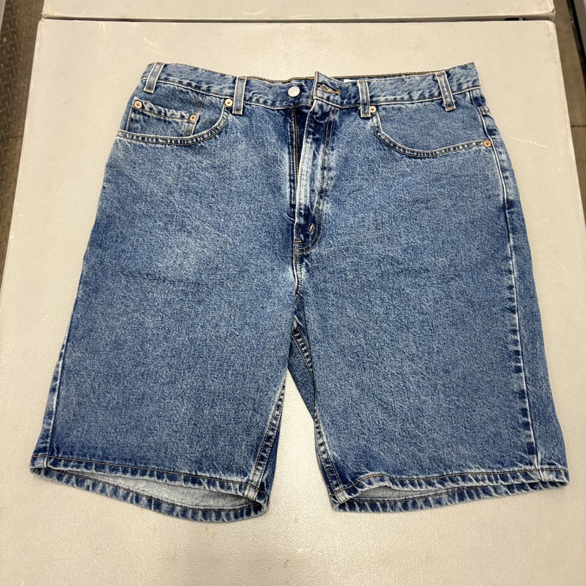 Levi's Vintage 90s Levi’s 505 Light Wash Denim Shorts Jorts Size 38 Size US 38 / EU 54 - 4 Thumbnail