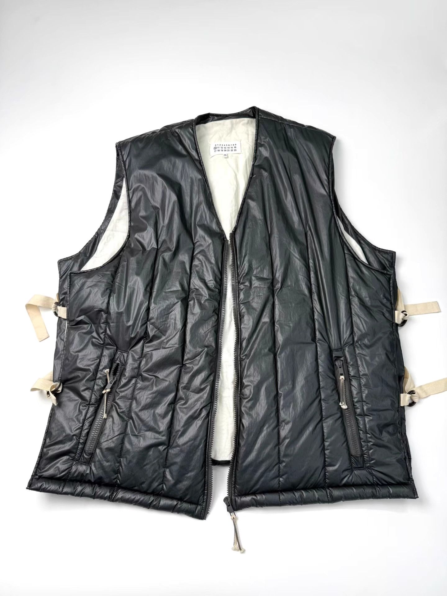 Maison Margiela Maison Margiela Down Vest K20 Size US S / EU 44-46 / 1 - 1 Thumbnail