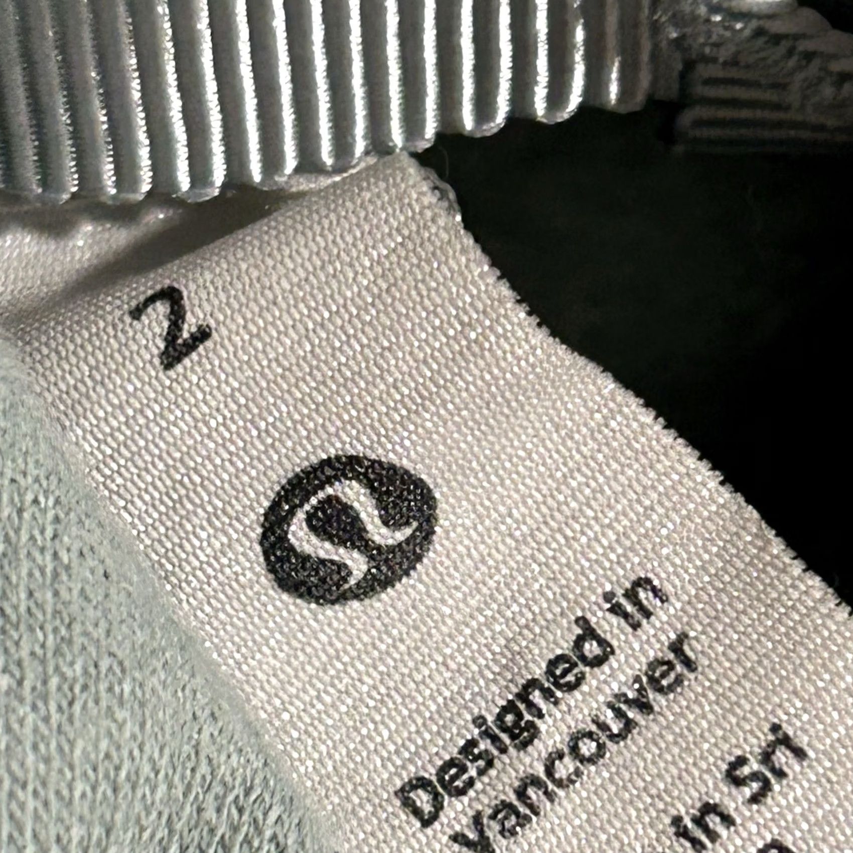 Lululemon Lululemon Loungeful Cropped Hoodie Green Long Sleeve Women’s 2 Pullover Hooded Fleece Sweatshirt” Size XS / US 0-2 / IT 36-38 - 5 Thumbnail