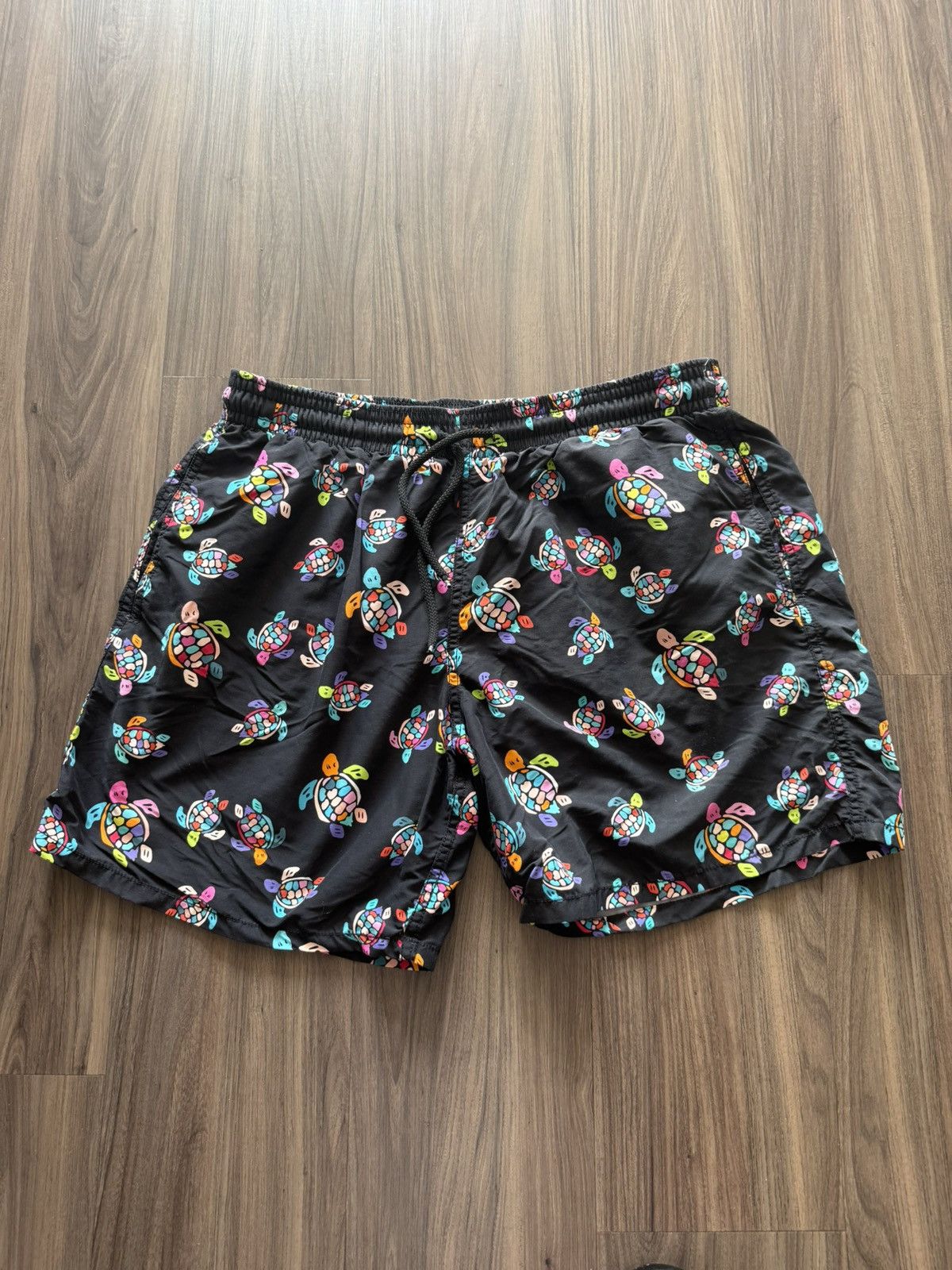 Vilebrequin Vilebrequin Men’s Turtle Print Swim Trunks XXL Worn Twice Size US 36 / EU 52 - 1 Thumbnail