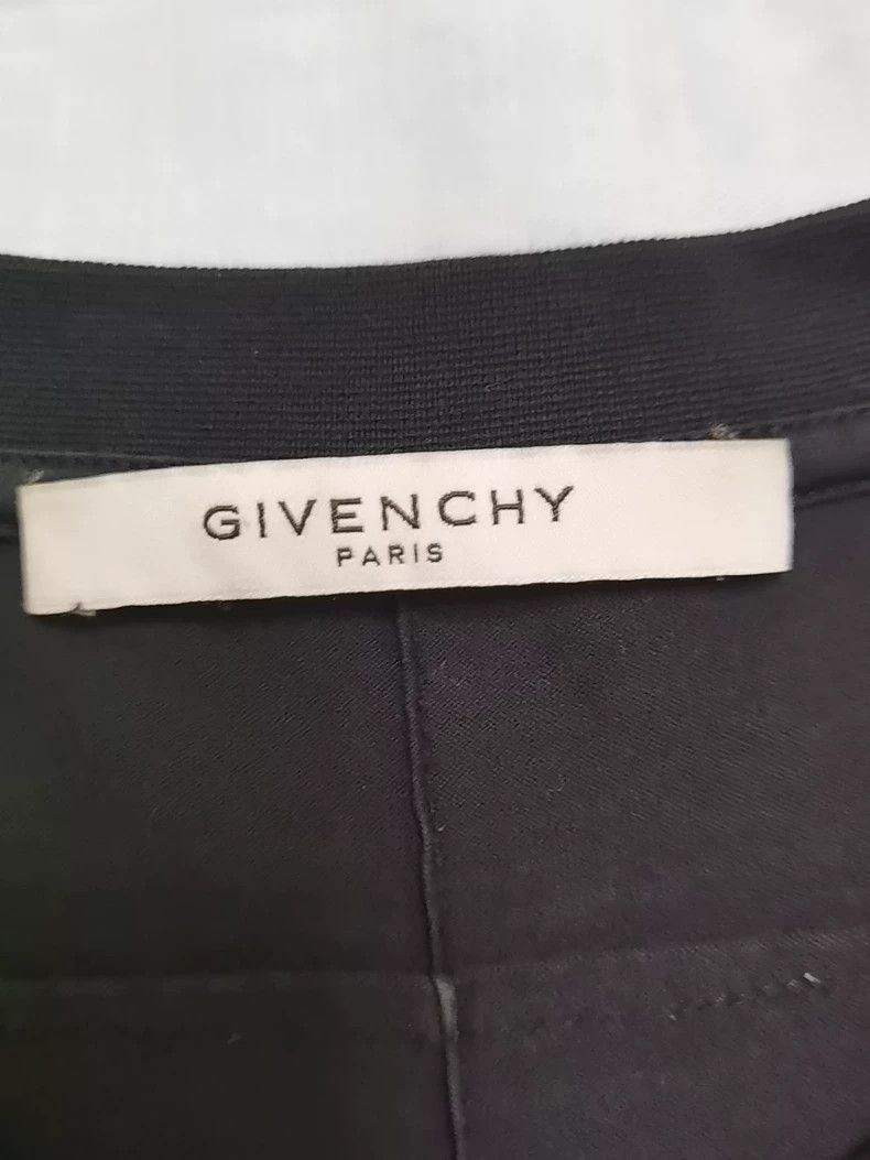 Givenchy Givenchy Shark Short Sleeve T-Shirt, Size M Size US M / EU 48-50 / 2 - 2 Thumbnail