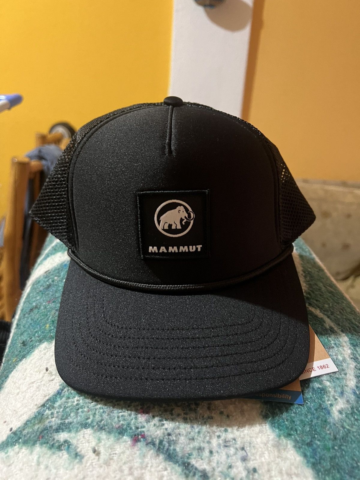 Mammut NWT Mammut Crag Hat Black Large XL Mesh Hiking Trucker Size ONE SIZE - 1 Thumbnail