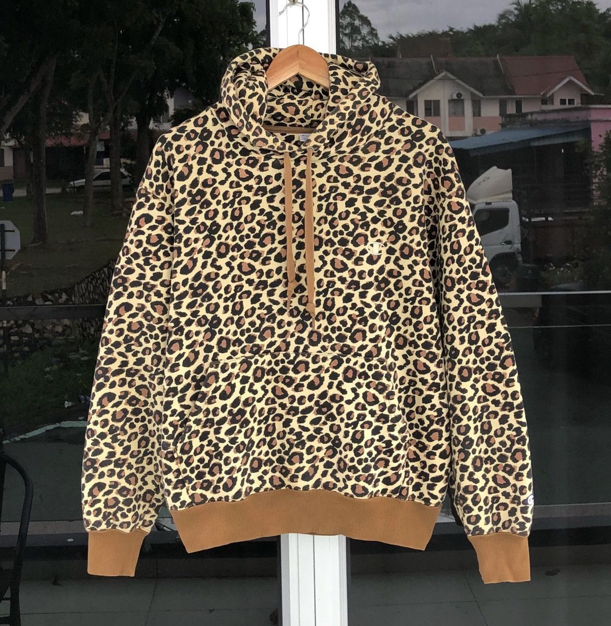 Champion Champion Leopard Printed Sweatshirt With Hoodie Size US L / EU 52-54 / 3 - 7 Thumbnail