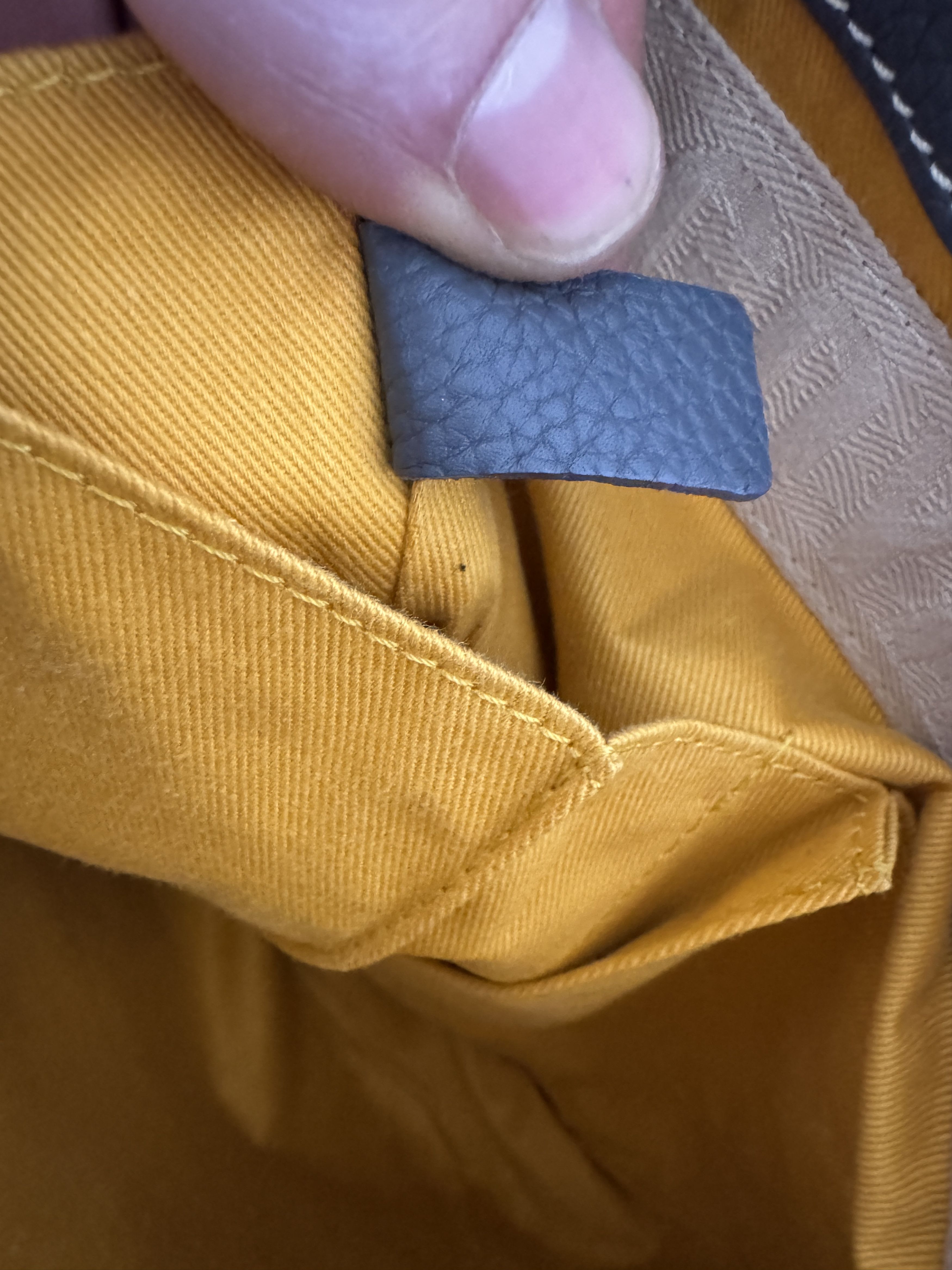 Goyard Grand Bleu MM Messenger Bag – Grey Size ONE SIZE - 24 Thumbnail