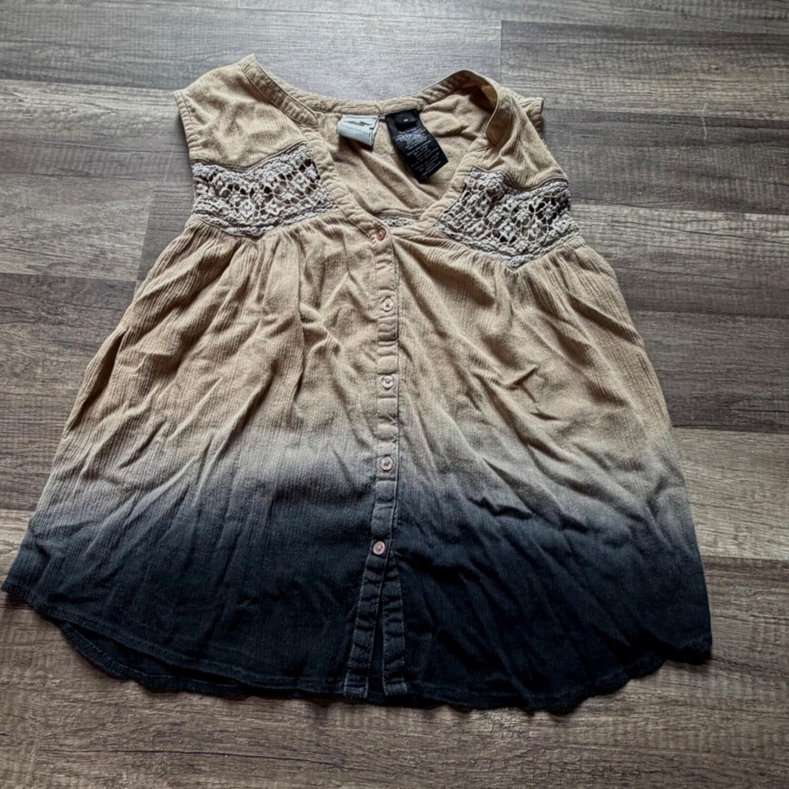 Harley Davidson Harley-Davidson Crochet Lace Sleeveless Button Front M Size M / US 6-8 / IT 42-44 - 1 Thumbnail