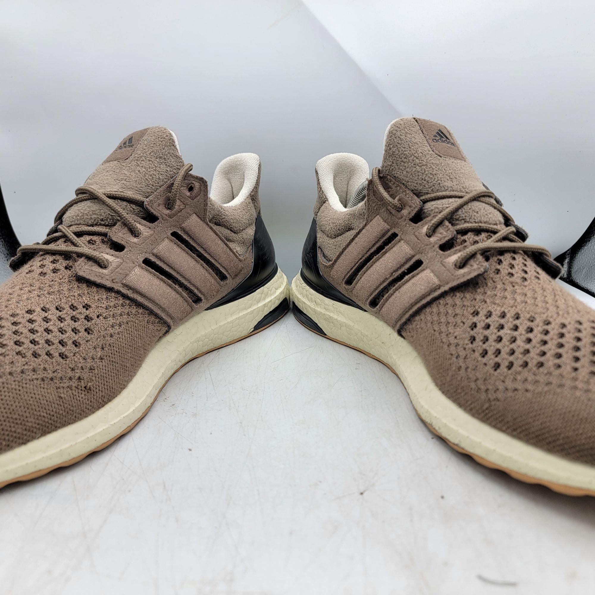 adidas gazelle silver green womens Adidas Ultraboost Laceless Running Shoes