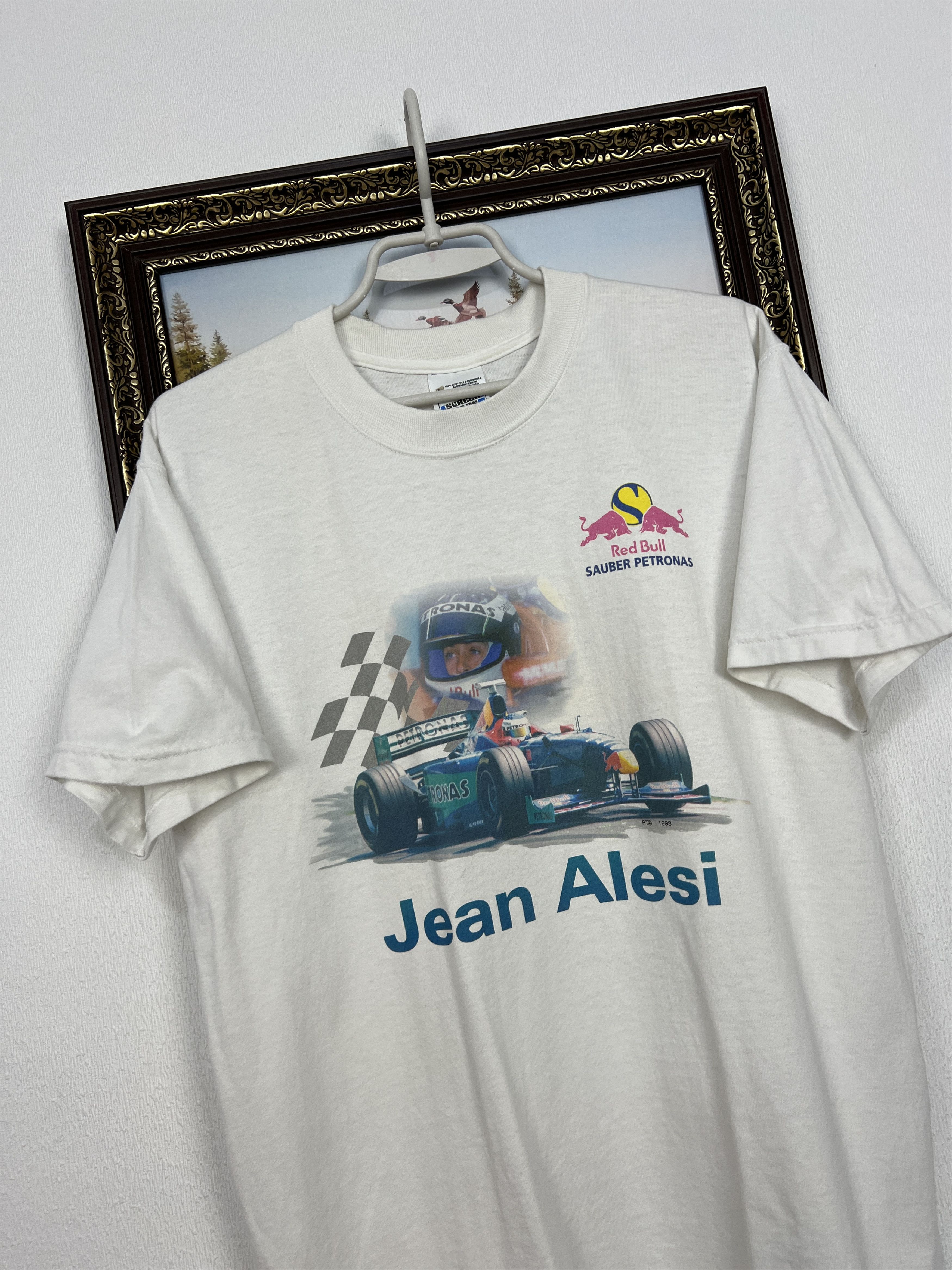 Vintage Vintage 90's Jean Alesi Red Bull Sauber Petronas Tee Shirt Size US L / EU 52-54 / 3 - 4 Thumbnail