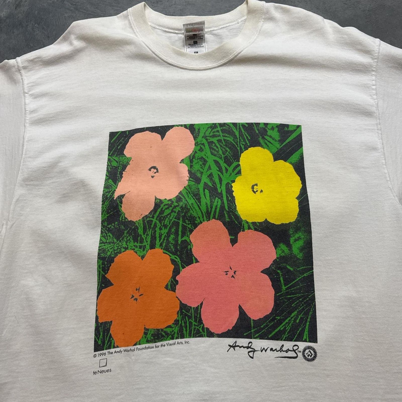 Vintage Andy Warhol Foundation FLOWERS Vintage 90s Art T-Shirt Size US XL / EU 56 / 4 - 2 Thumbnail