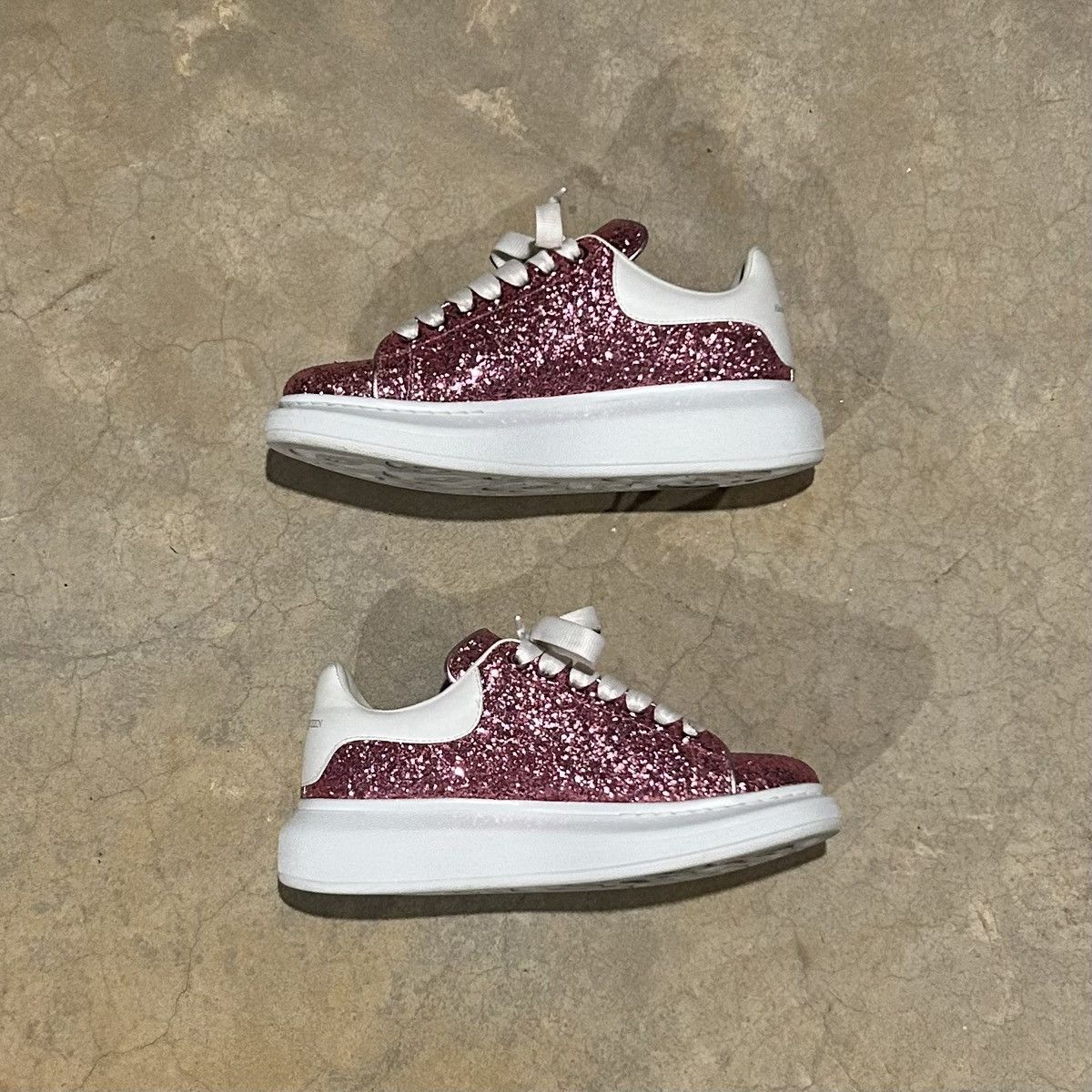 Alexander McQueen × Designer Alexander McQueen Pink Rose Glitter Oversized Sneakers US 5 Size US 5 / EU 37 - 5 Thumbnail