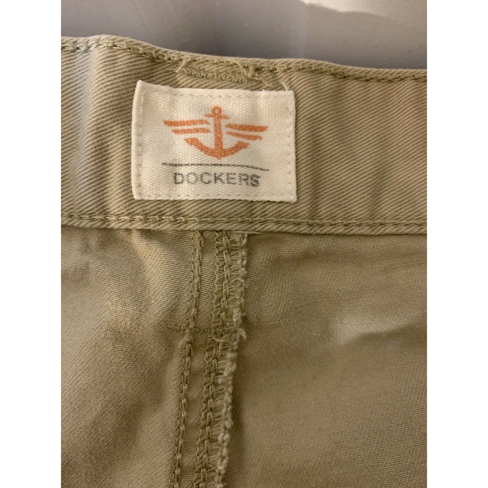 Dockers Dockers Men’s Sz 44 tan Cargo Shorts Cotton Regular Fit Mult Size US 44 / EU 60 - 4 Thumbnail
