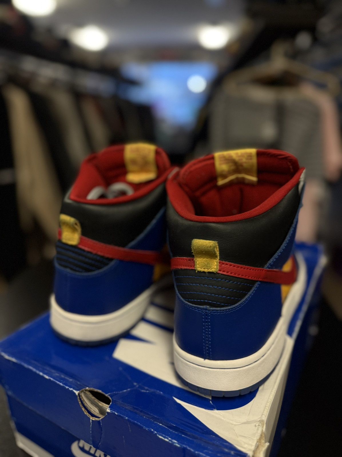 Nike Size 11 - Nike SB Dunk High Comic Boom Superman 305050-064 Size US 11 / EU 44 - 8 Thumbnail