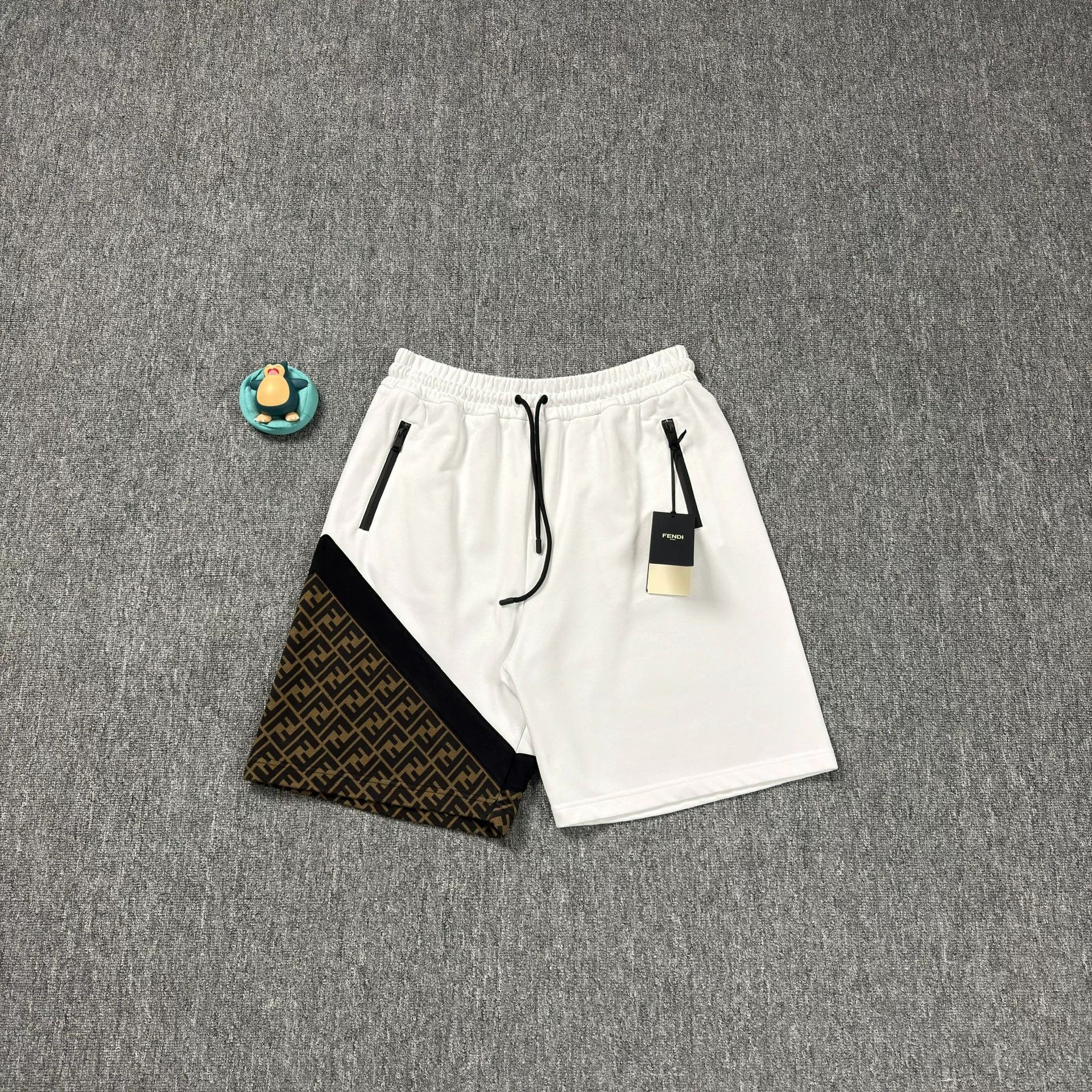 Fendi Fendi FF Monogram Patch Bermuda Shorts US 34 Size US 34 / EU 50 - 1 Thumbnail