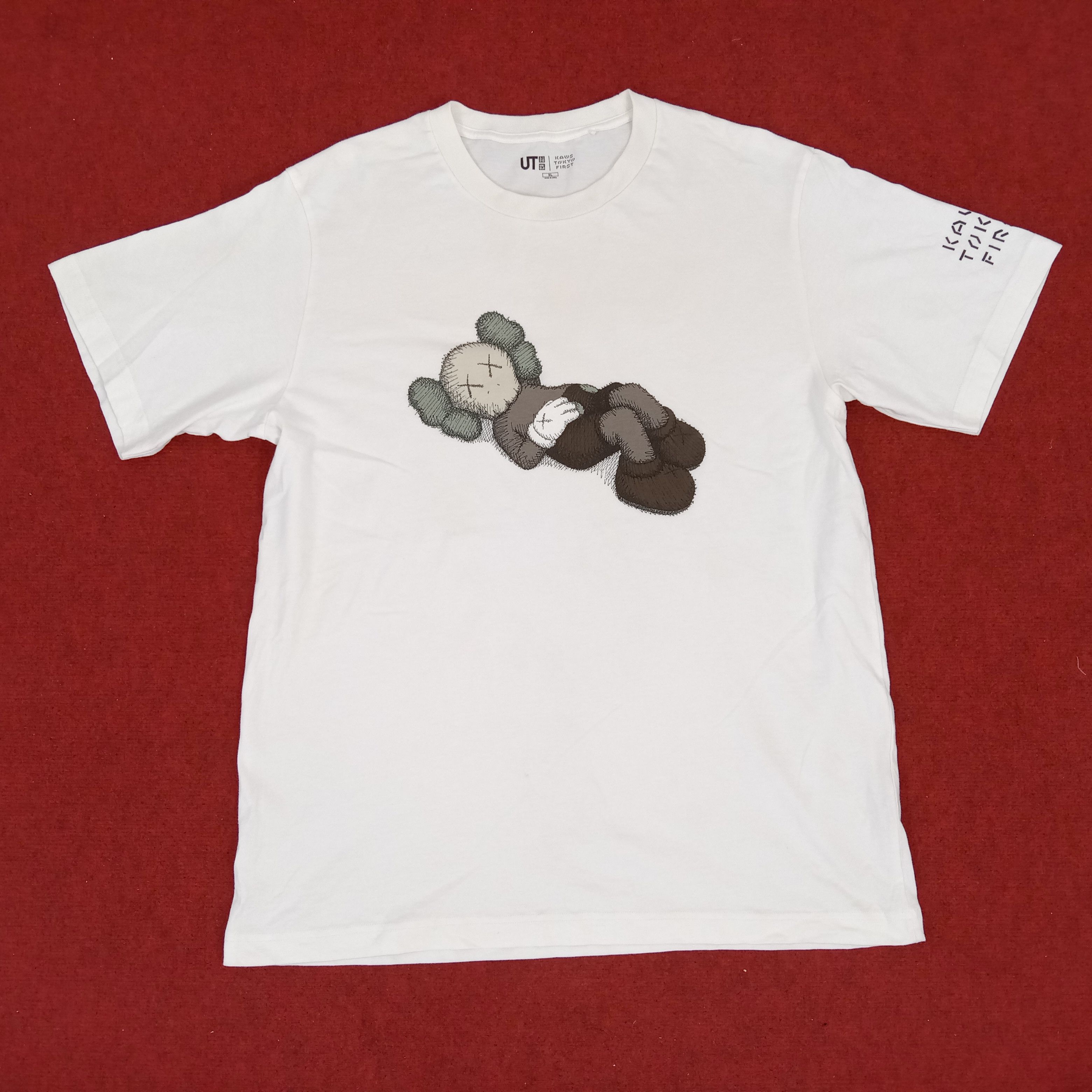 Japanese Brand × Kaws × Uniqlo Kaws X Uniqlo Japanese Brand Streetwear Logo Design Tshirt Size US L / EU 52-54 / 3 - 1 Thumbnail