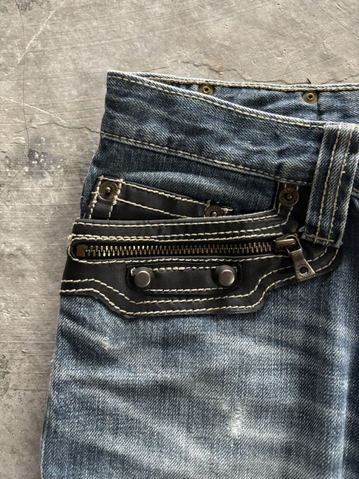 Hysteric Glamour × semanticdesign SICK FLARE DISTRESSED SEMANTIC DESIGN WASHED LEATHER POCKET Size US 29 - 9 Thumbnail