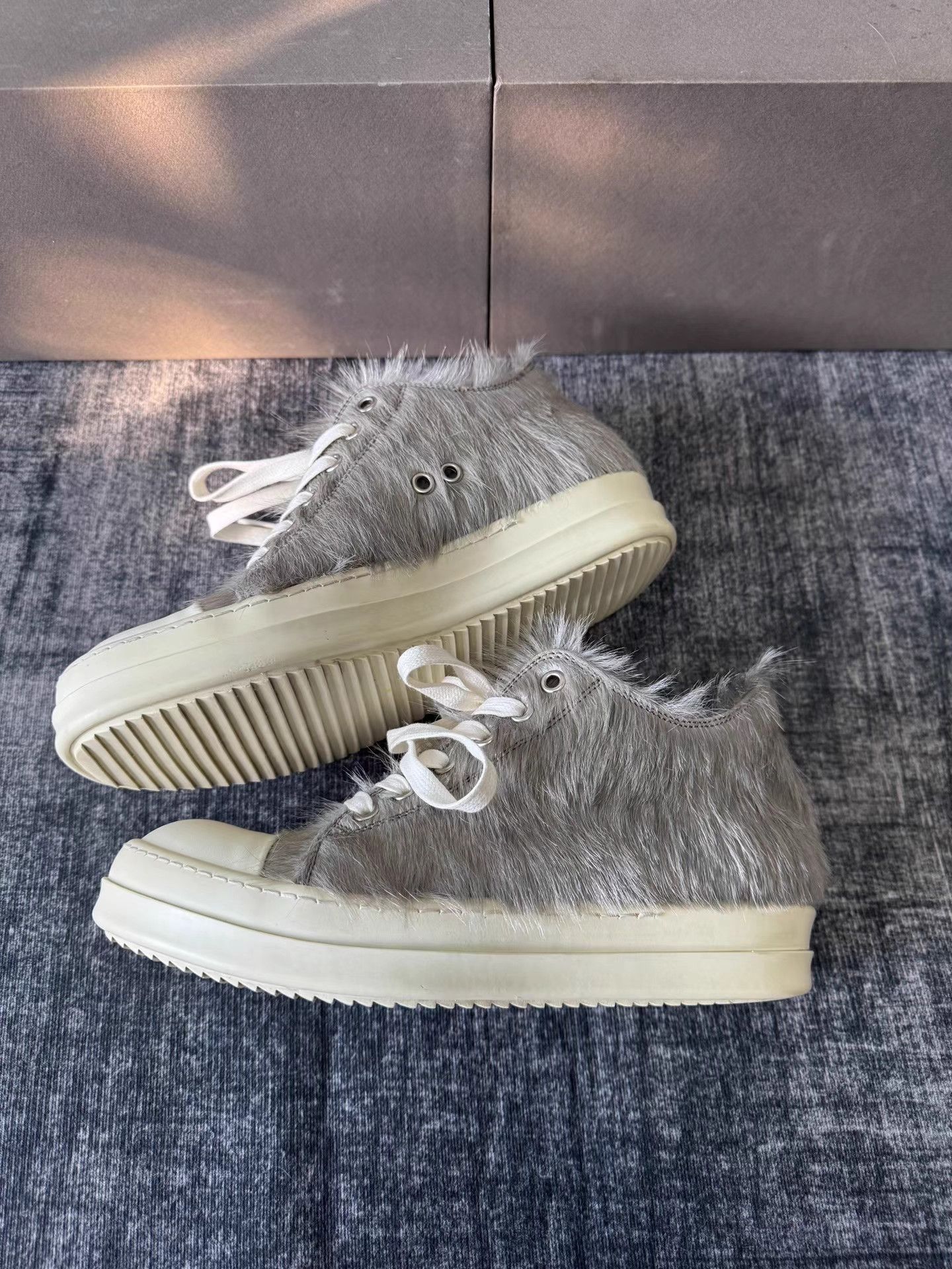 Rick Owens Rick Owens Mainline Grey Pony Hair Low Top Big Converse Size US 6 / IT 36 - 4 Thumbnail