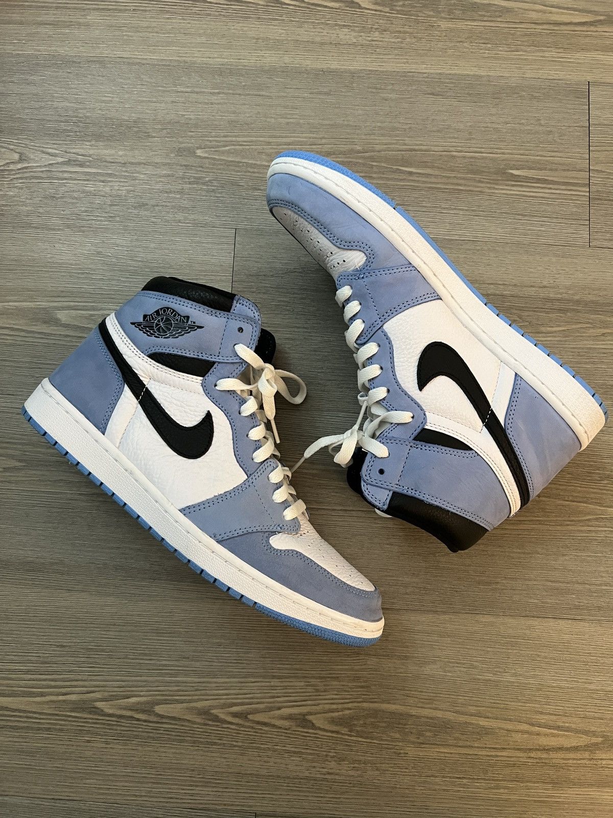 carolina blue jordans 1