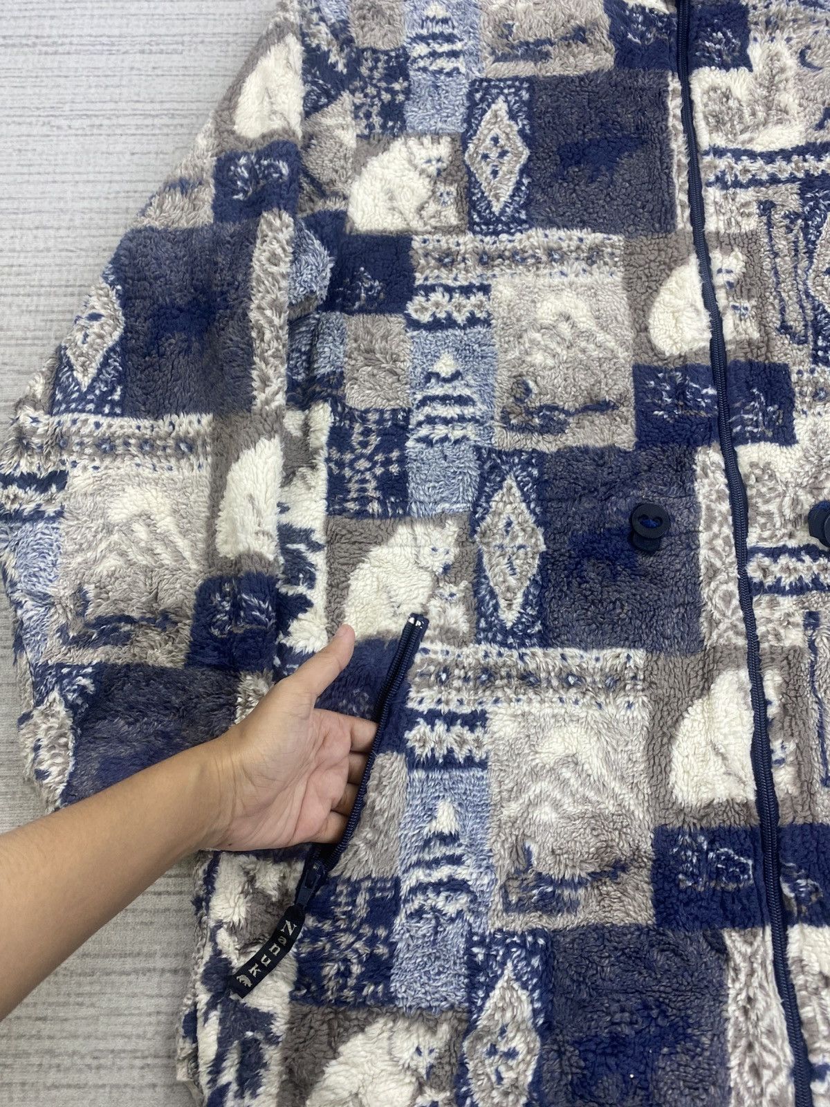 Vintage Vintage Nanuk Canadian Polar Bear Full Printed Sherpa Jacket Size US L / EU 52-54 / 3 - 7 Thumbnail