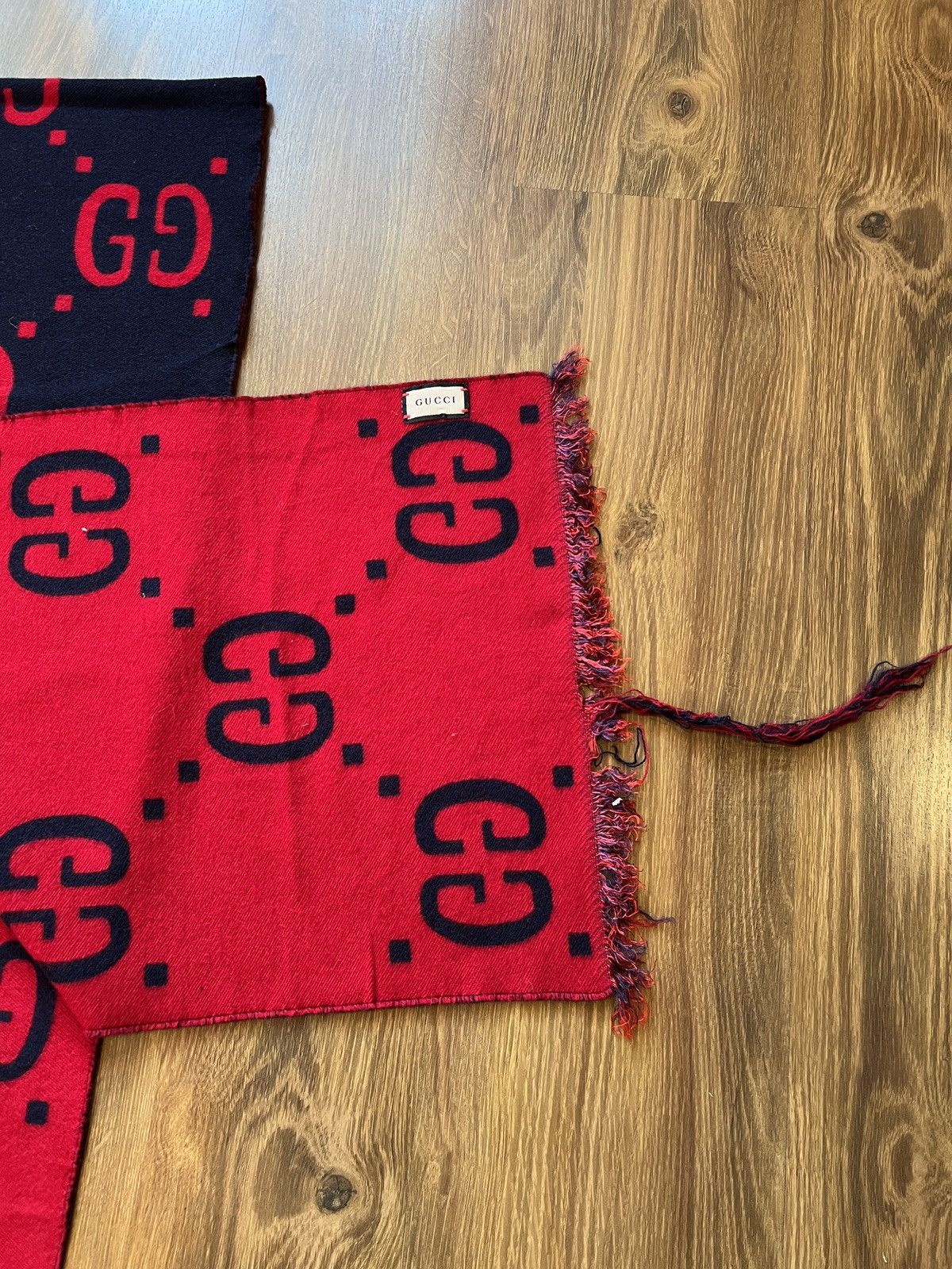 Gucci Rare Gucci Freedom GG Jacquard Wool Silk Scarf (Red/Blue) Size ONE SIZE - 4 Thumbnail
