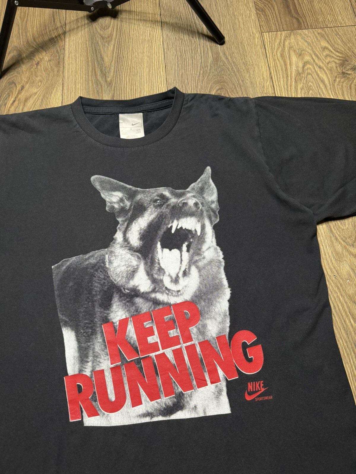 Nike Vintage 00's Nike Keep Running Graphic Angry Dog T-shirt Size US M / EU 48-50 / 2 - 2 Thumbnail