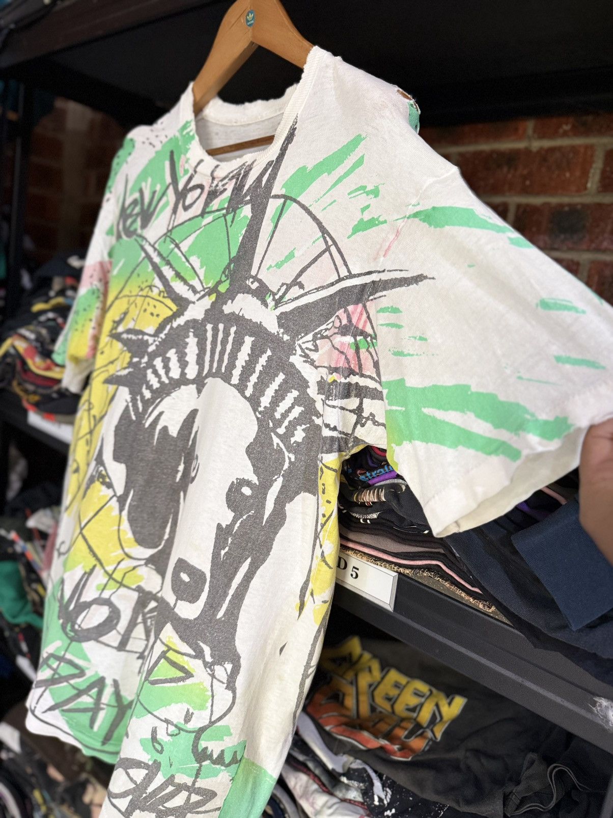 Fuck Art, Make Tees Thrashed Vintage 90s Art Ovp New York World Day Tour Tee Size US L / EU 52-54 / 3 - 6 Thumbnail