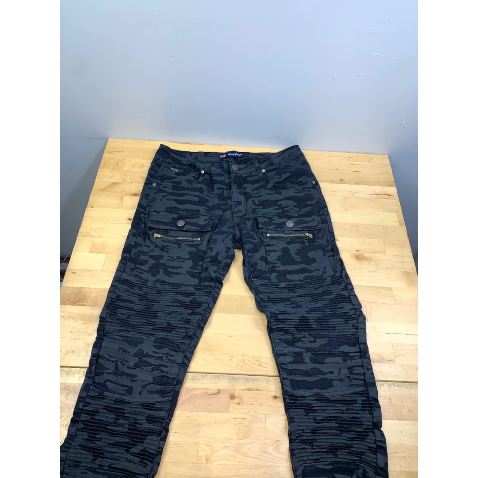Phat Farm VINTAGE Phat Farm Pants Skinny Mens 30x28 Black Camo Stretch Y2K 2000s Cargo 11516 Size US 30 / EU 46 - 2 Thumbnail