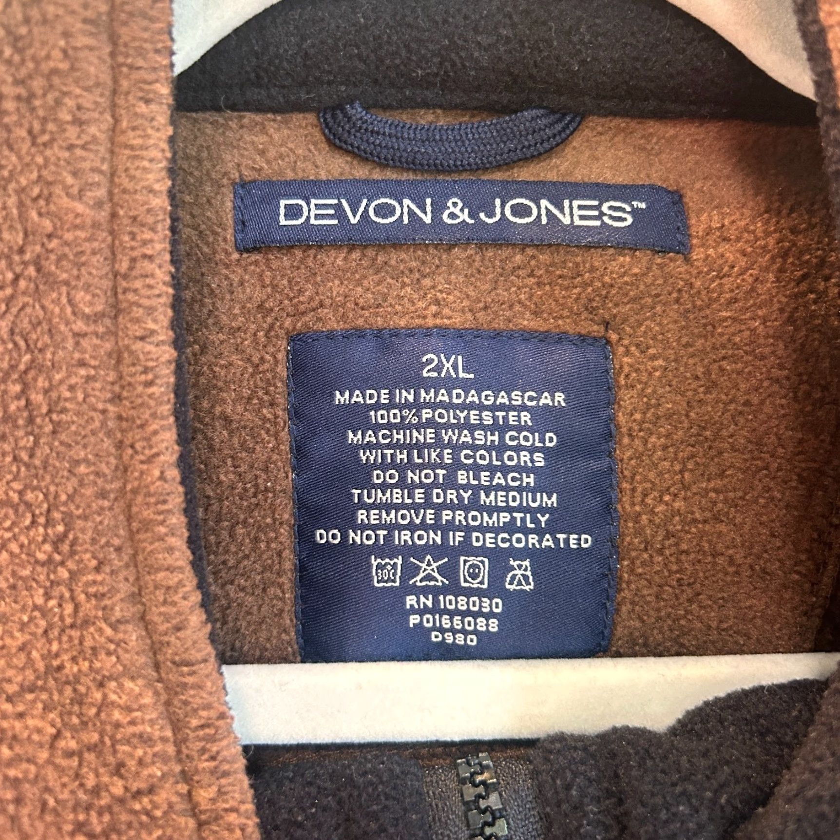 Vintage **Devon & Jones Mens 2XL Brown 1/2 Zip Fleece Jacket Pullover** User: **Devon & Jones Mens 2XL Brown Fleece 1/2 Zip Jacket Pullover** Size US XXL / EU 58 / 5 - 2 Thumbnail