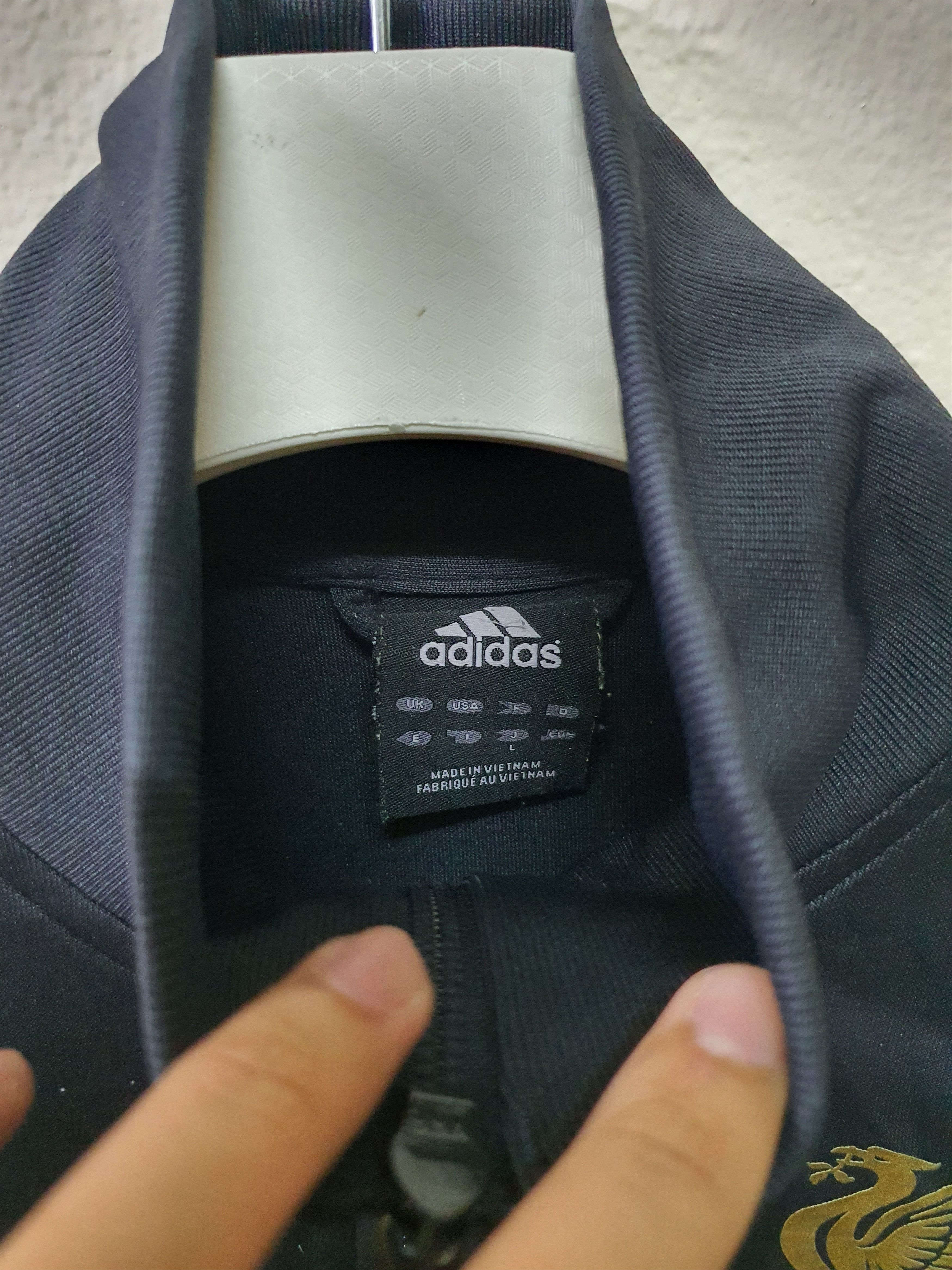 Adidas vintage Adidas Liverpool FC training jacket Size US L / EU 52-54 / 3 - 6 Thumbnail