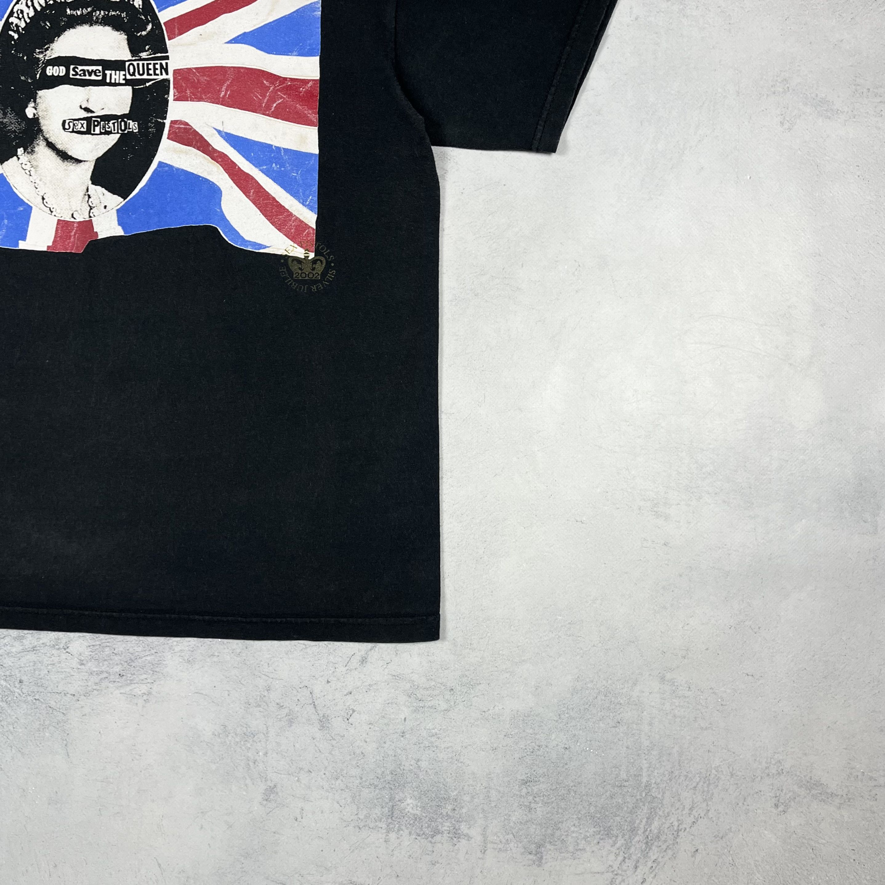 Band Tees Vintage Sex Pistols “God Save The Queen” Band T Shirt 2002 Size US M / EU 48-50 / 2 - 4 Thumbnail